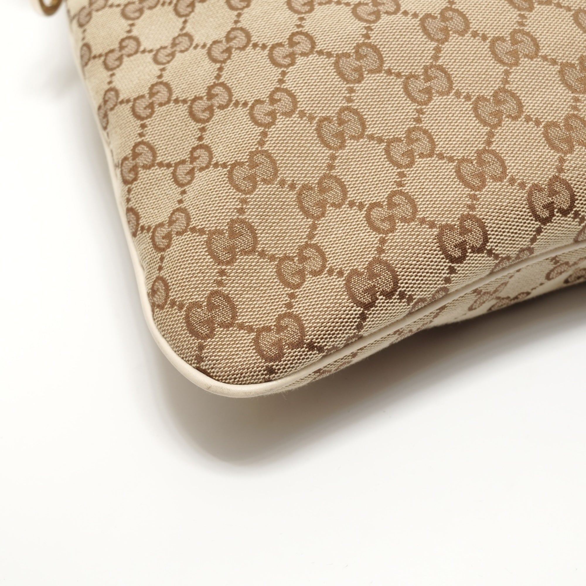 Gucci Gg Canvas Beige Gg Canvas Shoulder Bag (Pre-Owned)