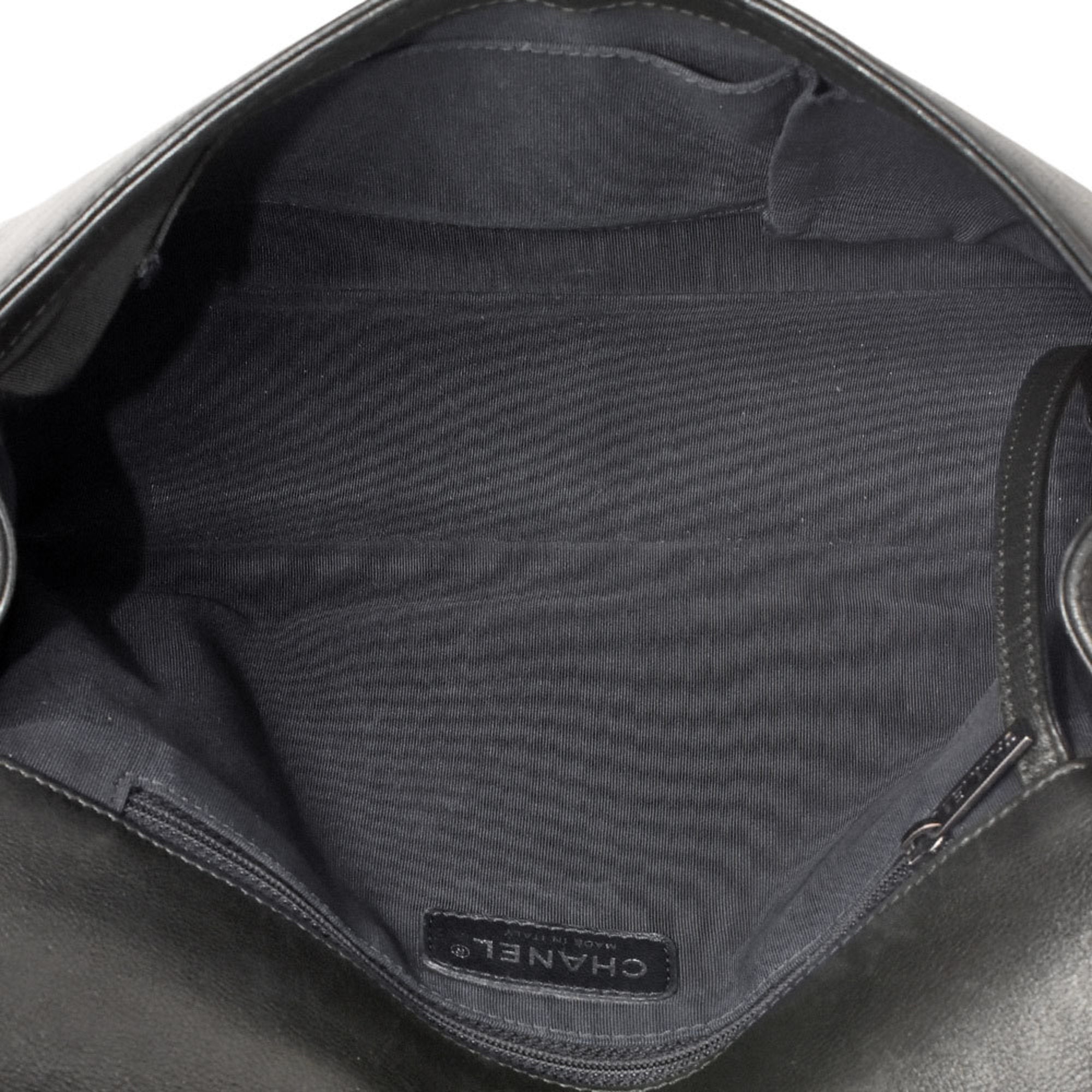 Chanel Black Caviar Leather Shoulder Bag (Pre-Owned)