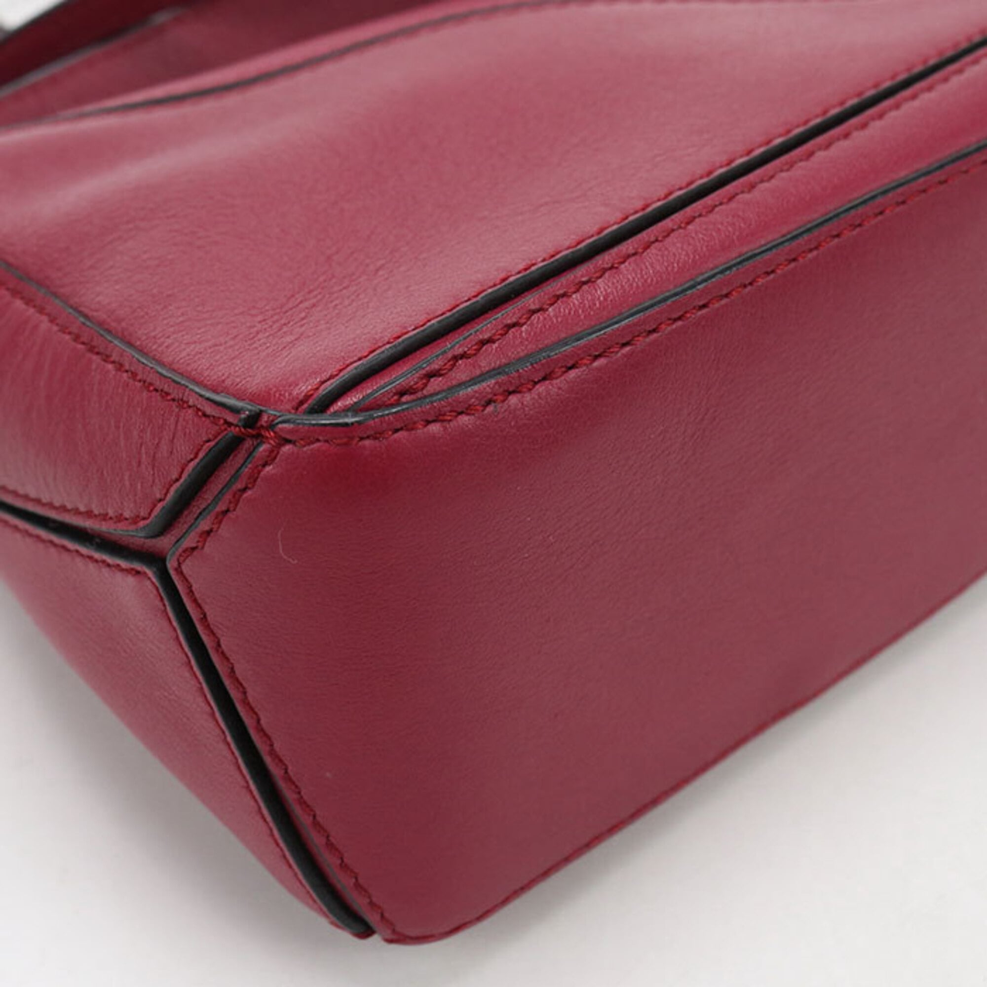 Loewe Red Color Leather Handbag (Pre-Owned)