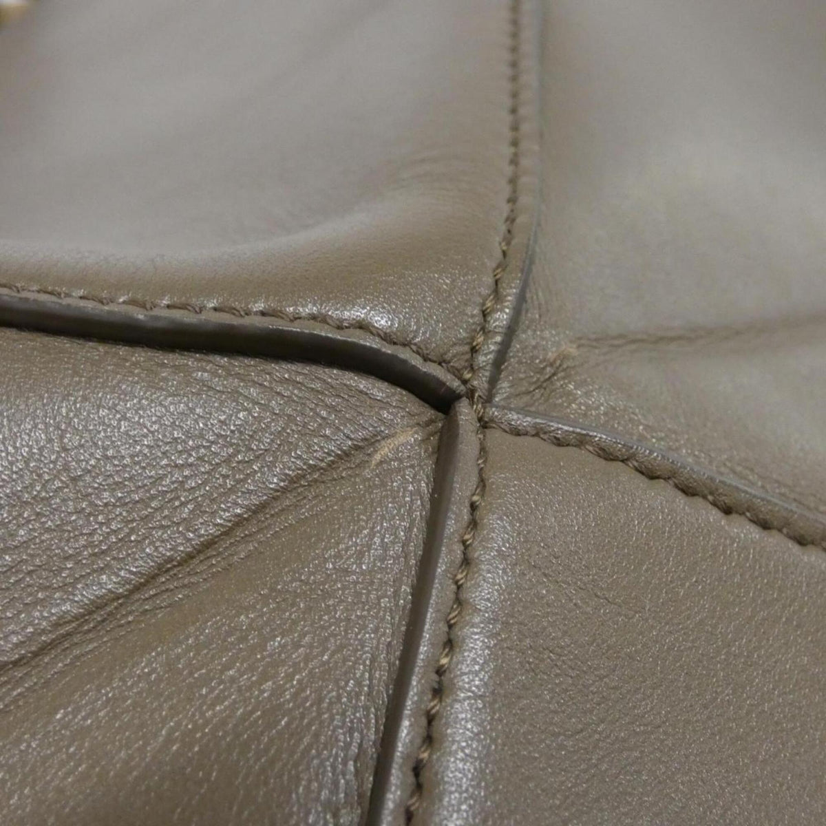 Loewe Brown Leather Handbag (Pre-Owned)