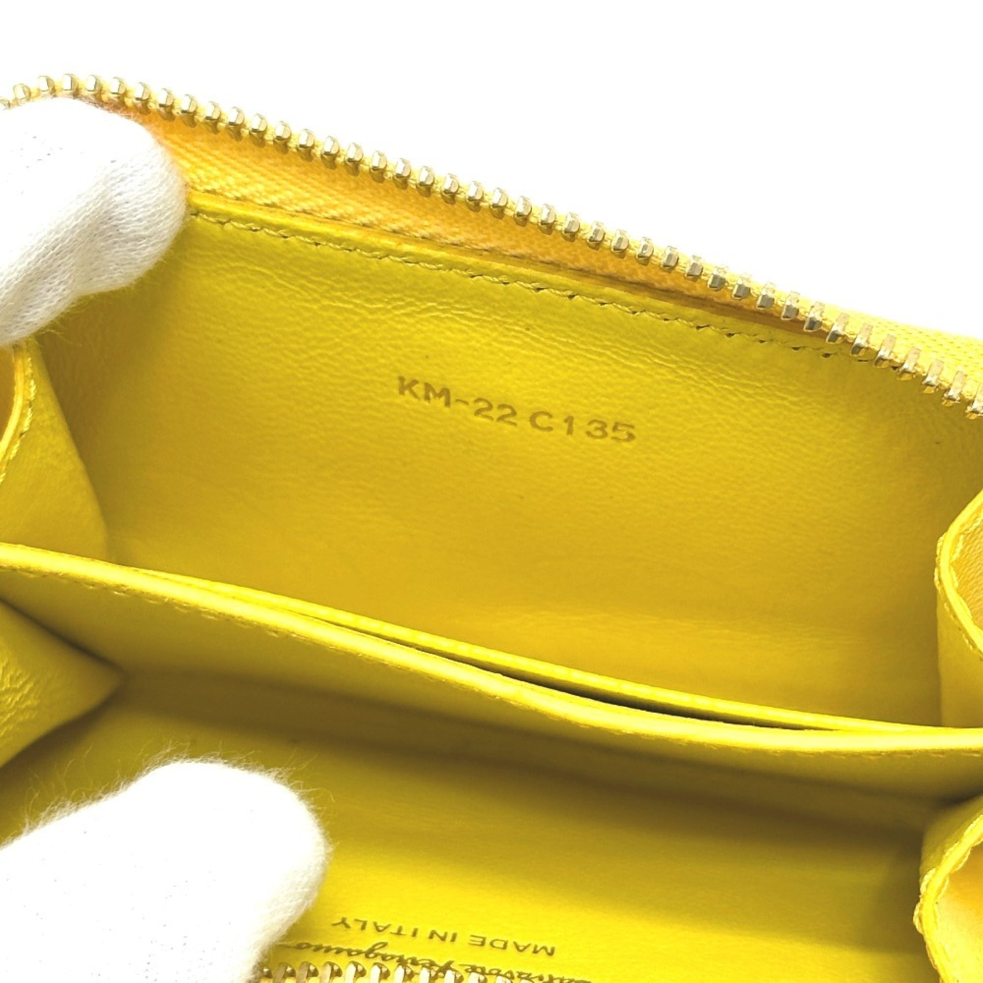 Salvatore Ferragamo Yellow Leather Coin Purse/Coin Case (Pre-Owned)