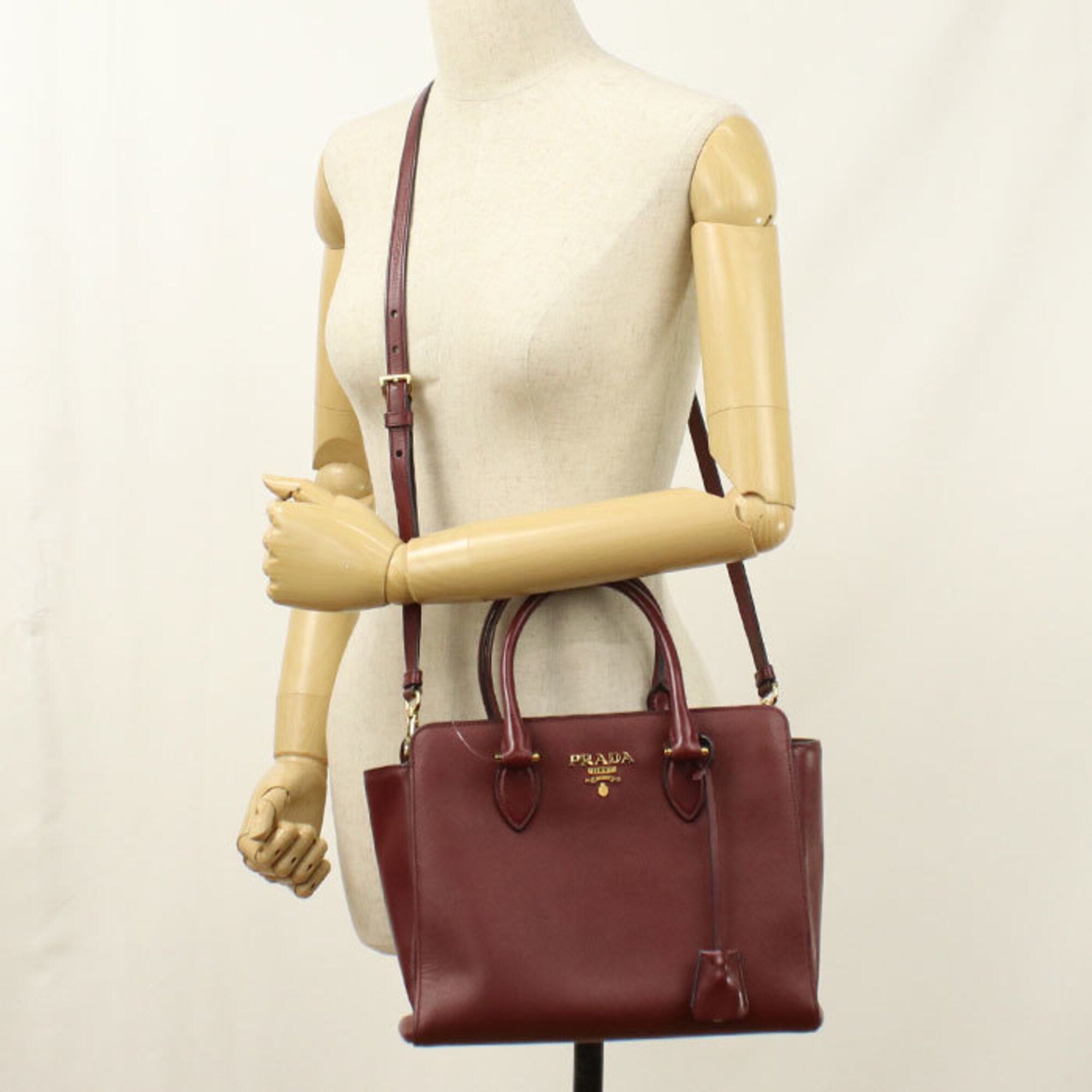 Prada Red Color Wine Leather Tote Bag (Pre-Owned)
