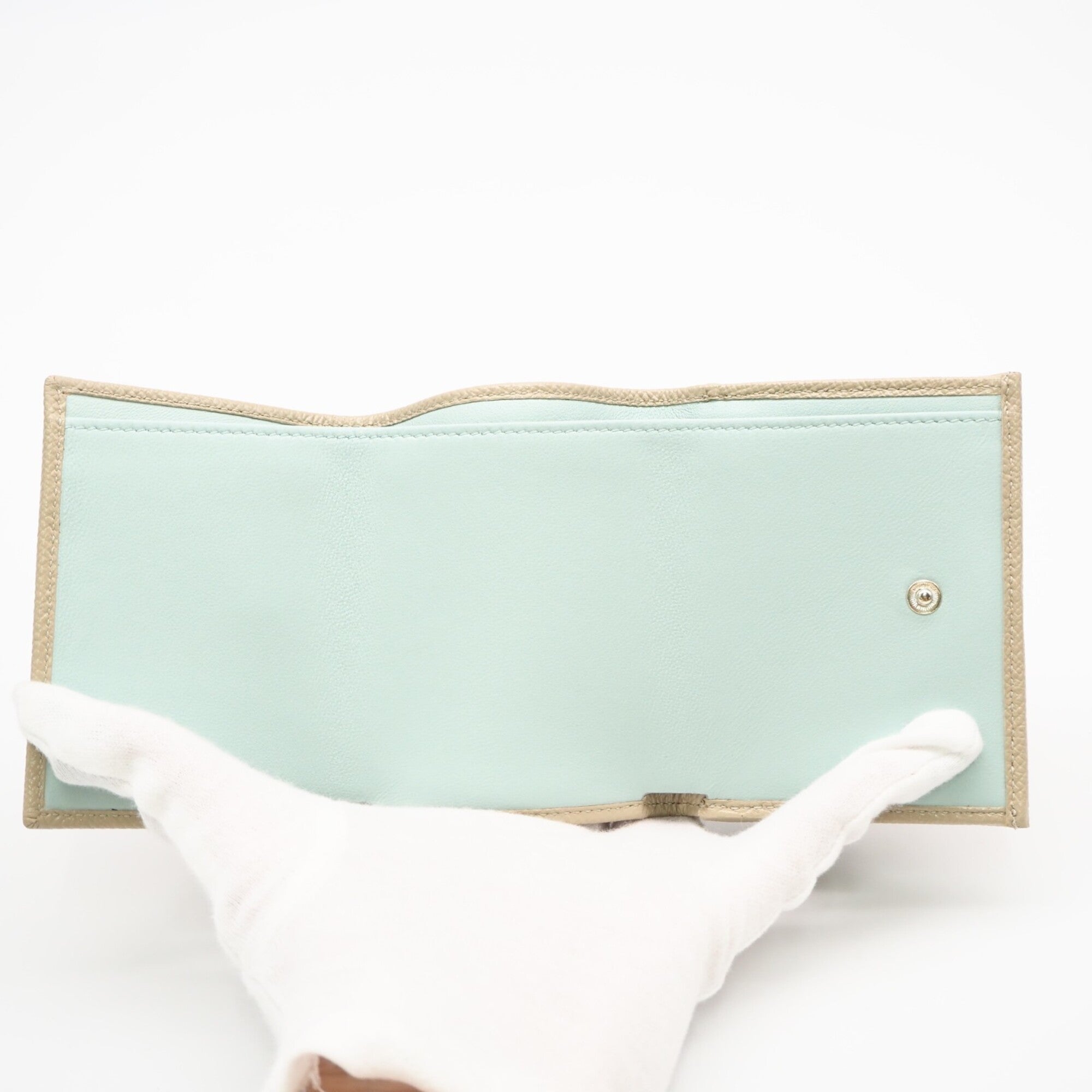 Bvlgari Bvlgari Bvlgari Beige Leather Wallet (Tri-Fold) (Pre-Owned)
