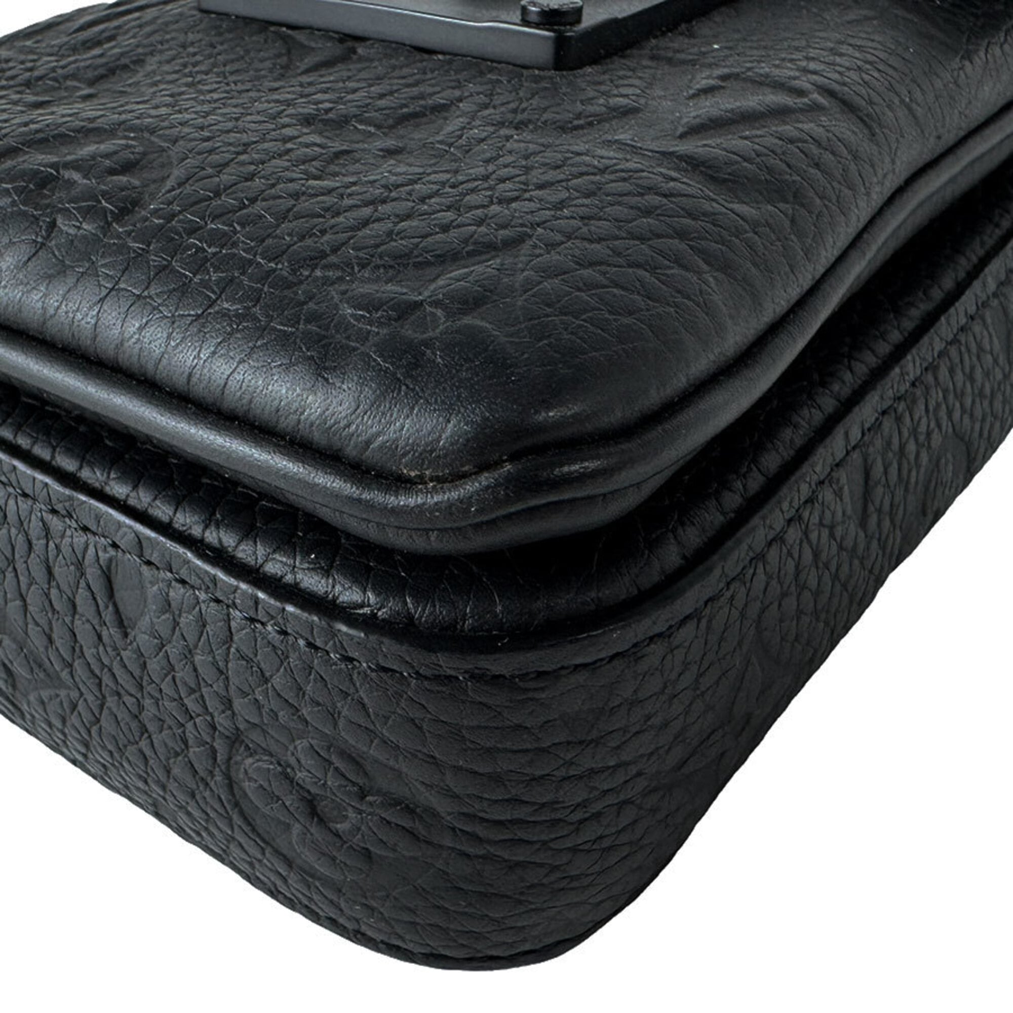 Louis Vuitton Black Leather Shoulder Bag (Pre-Owned)