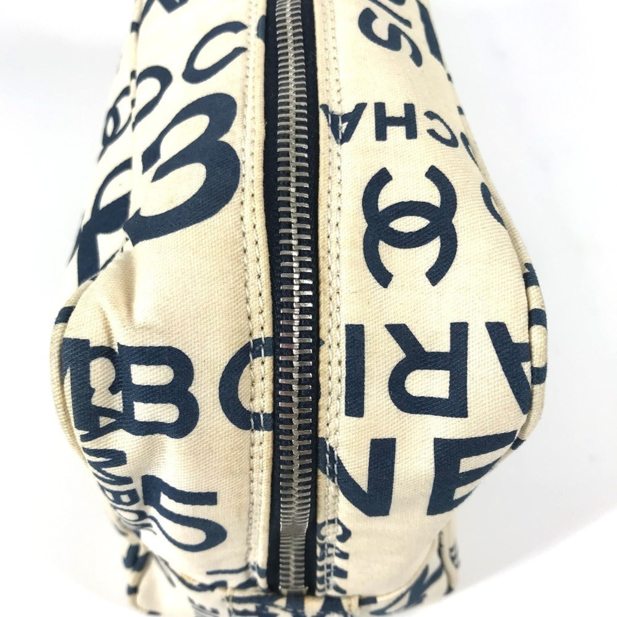 Chanel Navy White Canvas Clutch Bag (Pre-Owned)