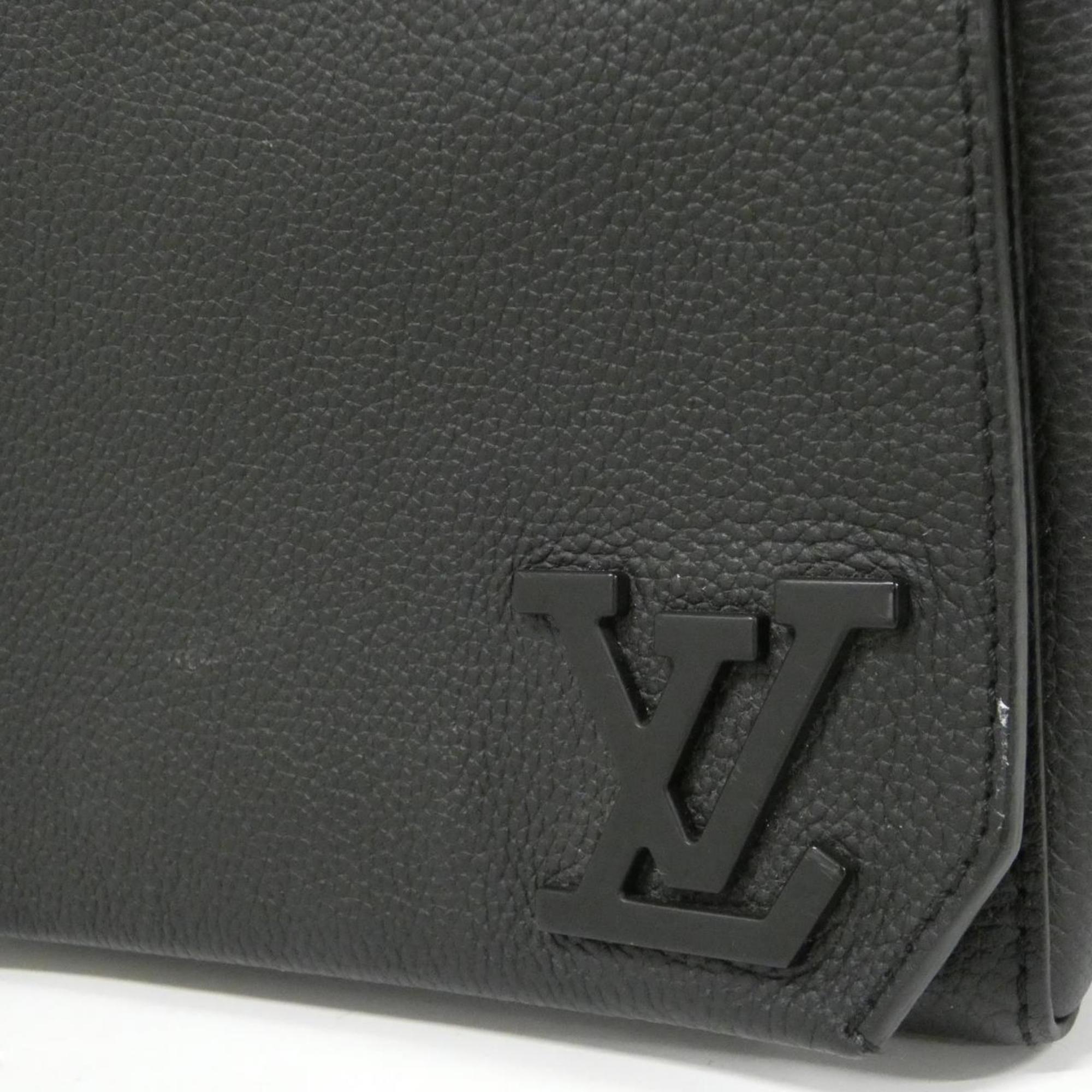 Louis Vuitton Black Leather Shoulder Bag (Pre-Owned)