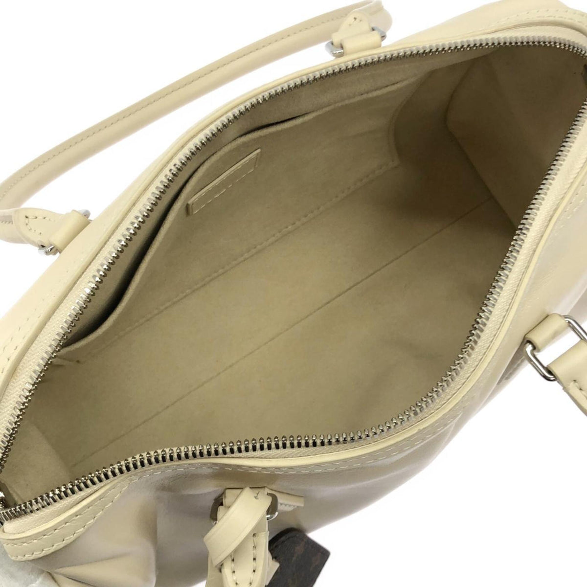 Louis Vuitton Ivory White Leather Shoulder Bag (Pre-Owned)