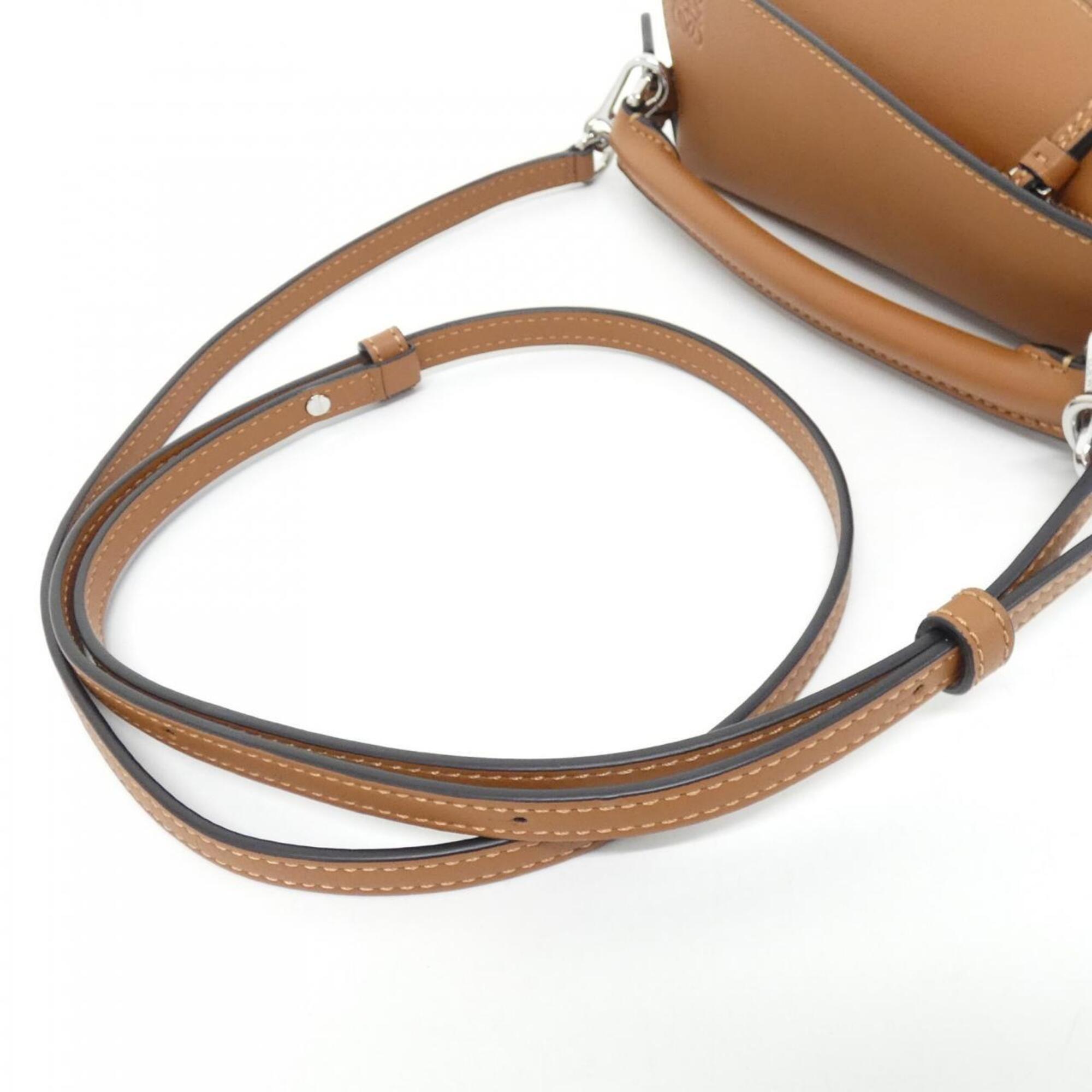Loewe Puzzle Silver Leather Handbag (Pre-Owned)
