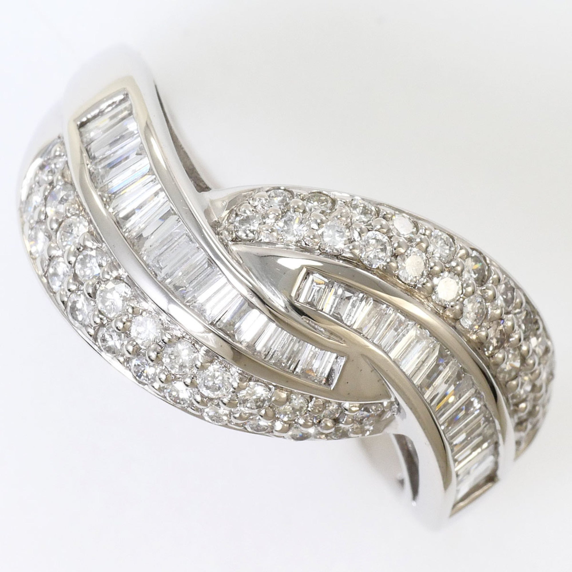 Unbranded White Gold White Gold (18K) Band Ring (Pre-Owned)