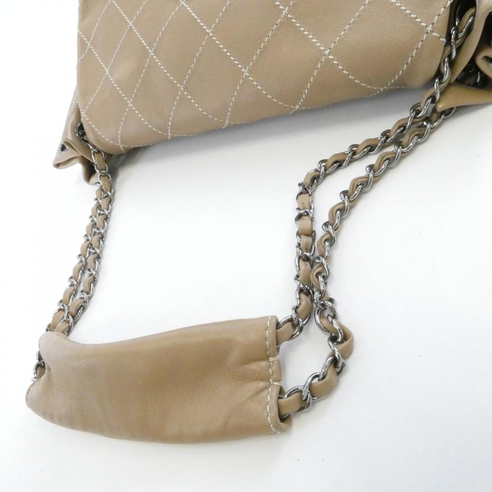 Chanel Beige Leather Shoulder Bag (Pre-Owned)