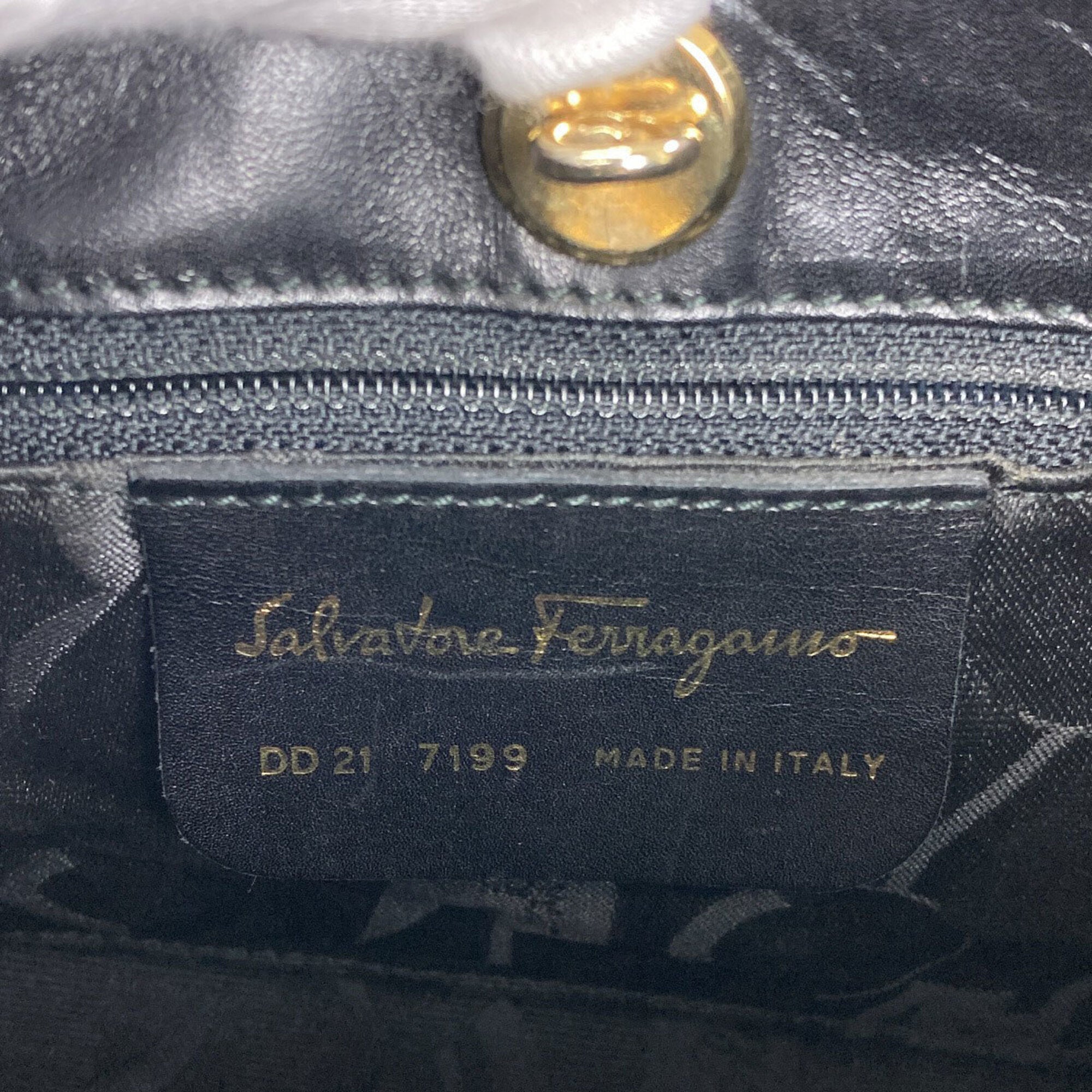 Salvatore Ferragamo Black Leather Handbag (Pre-Owned)
