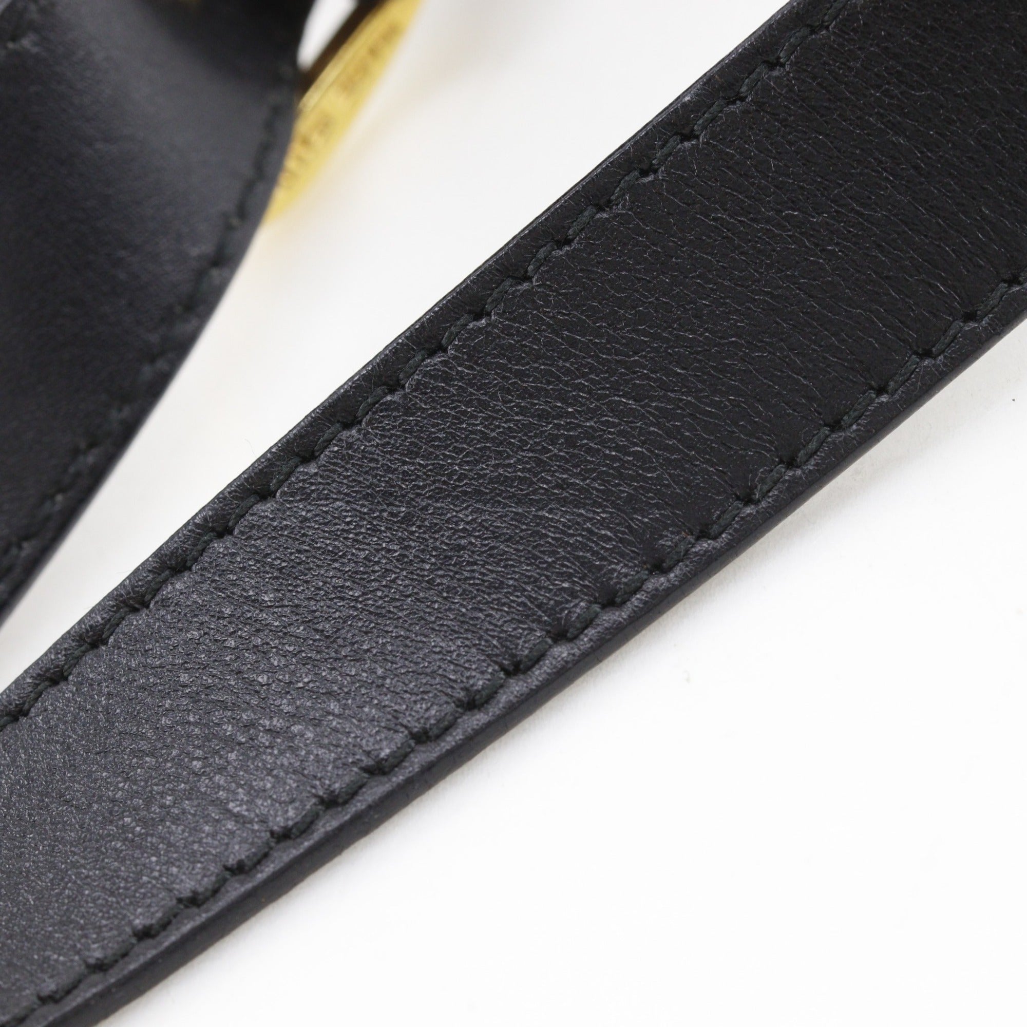 Salvatore Ferragamo Black Leather Shoulder Bag (Pre-Owned)