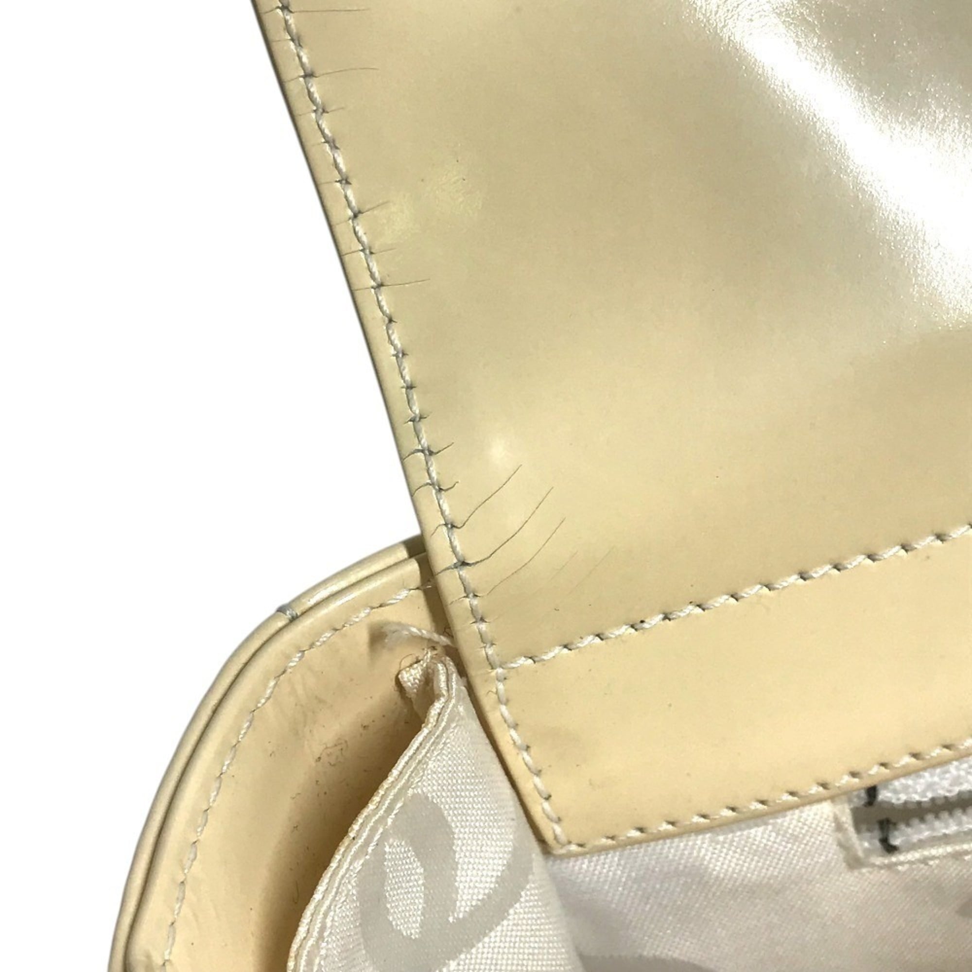 Chanel White Yellow Shoulder Bag (Pre-Owned)