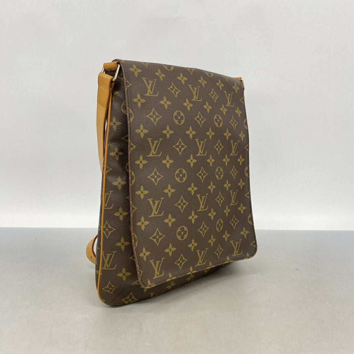 Louis Vuitton Brown Shoulder Bag (Pre-Owned)