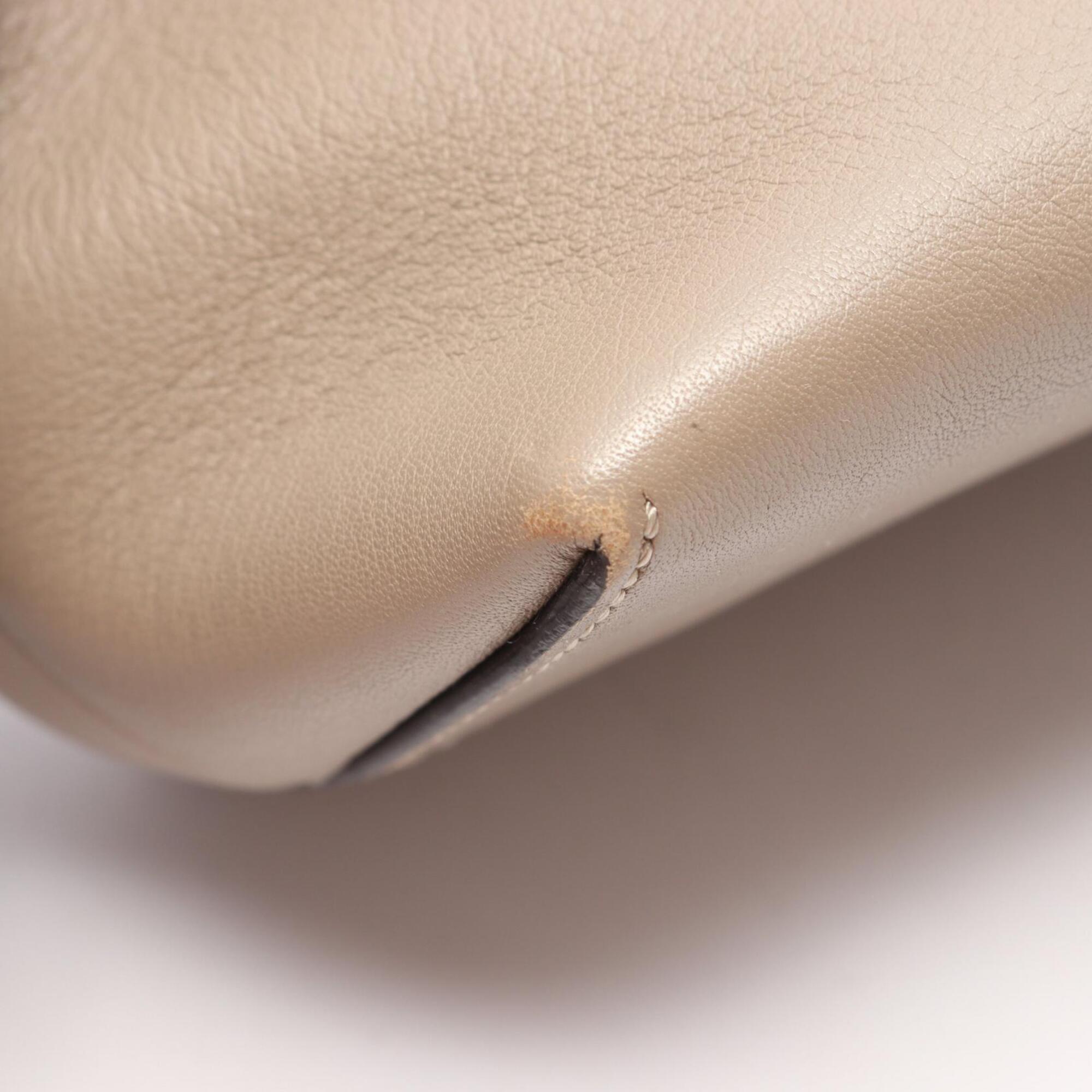 Fendi Beige Leather Handbag (Pre-Owned)