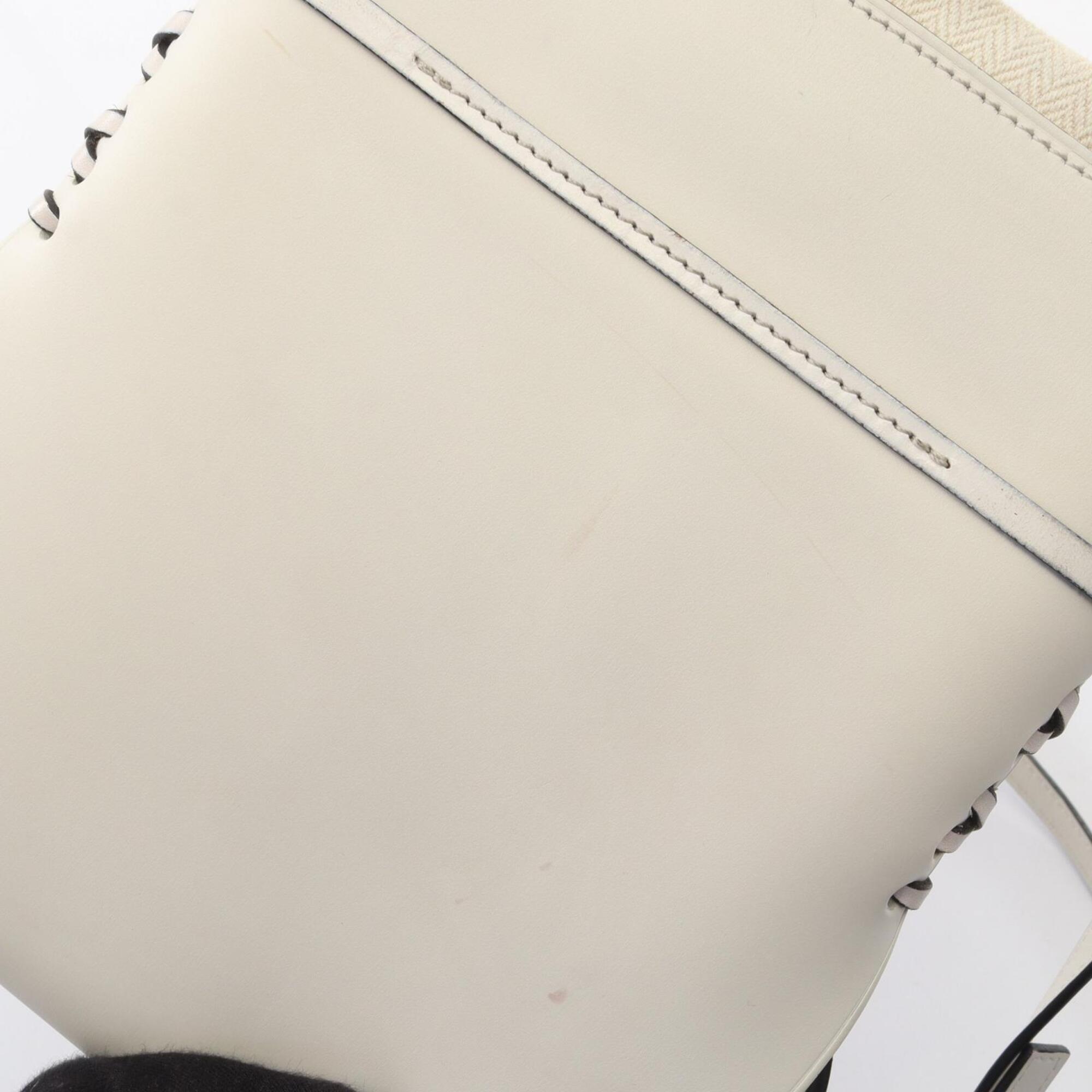 Loewe White Leather Shoulder Bag (Pre-Owned)