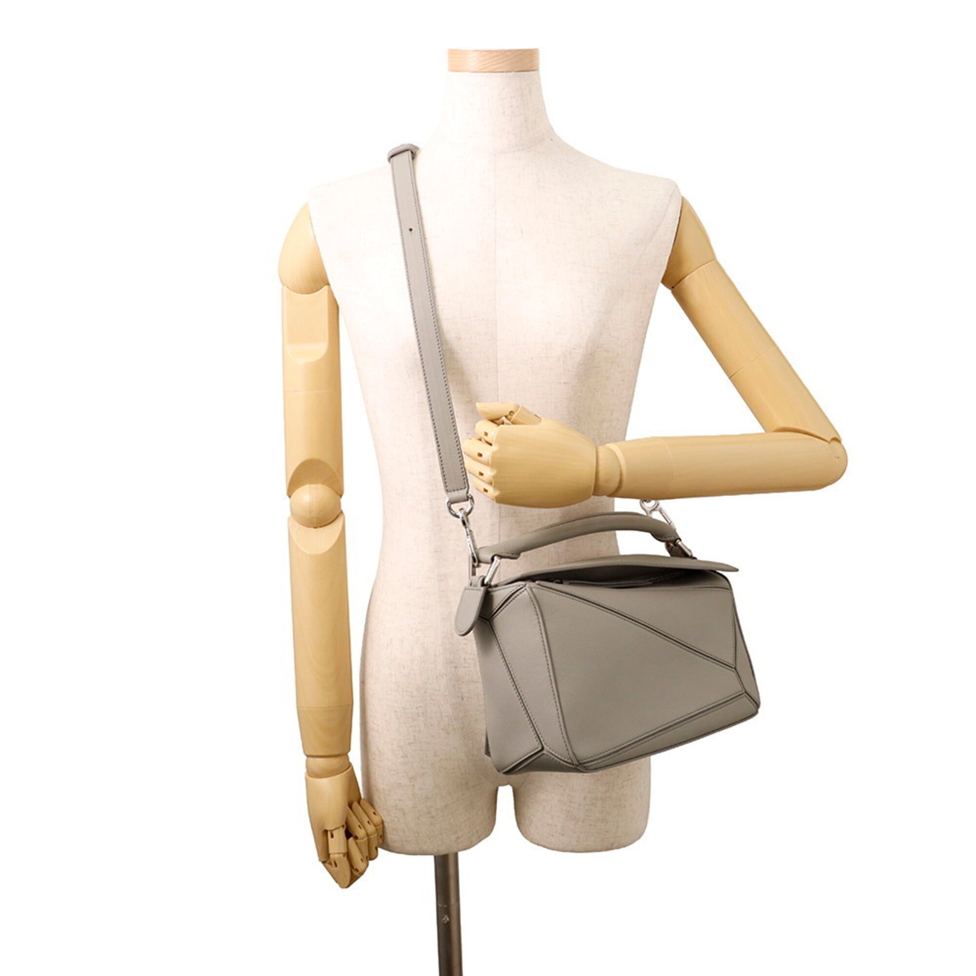 Loewe Puzzle Gray Leather Handbag Shoulder Bag (Pre-Owned)