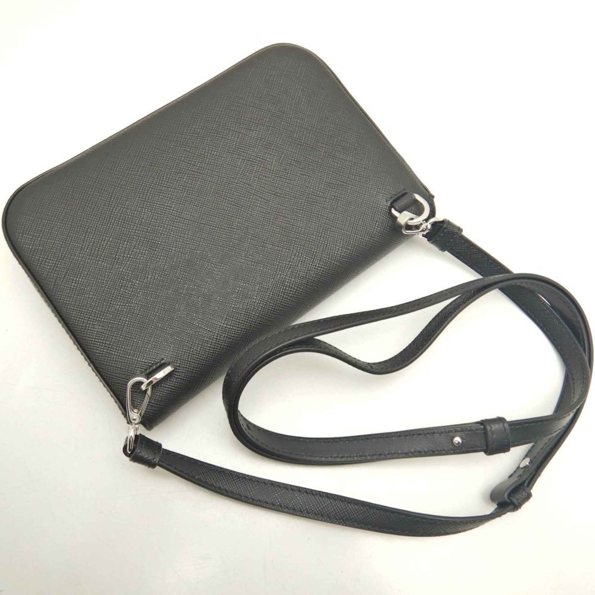 Prada Nero Leather Shoulder Bag (Pre-Owned)