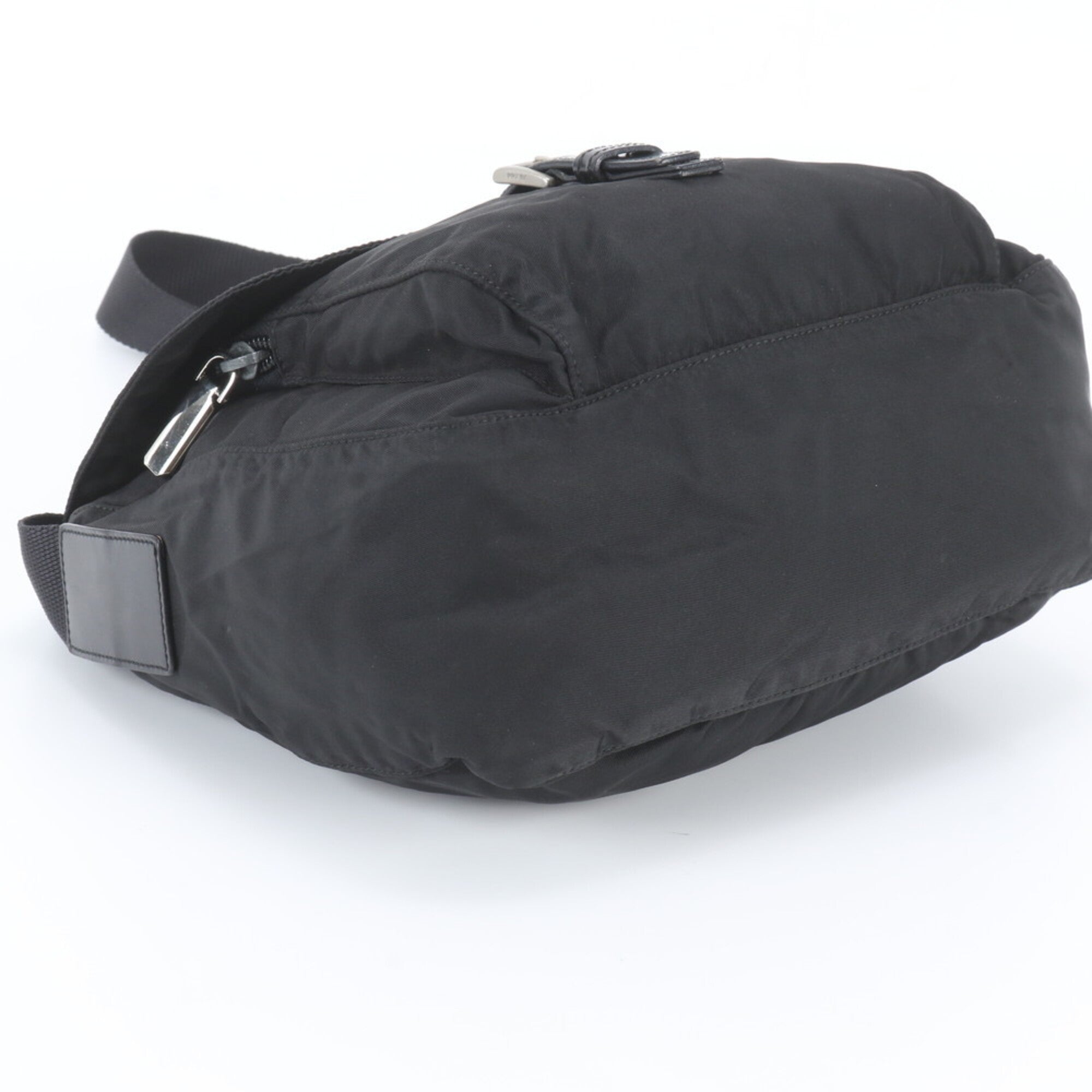 Prada Black Leather Nylon Messenger Bag Shoulder Bag (Pre-Owned)