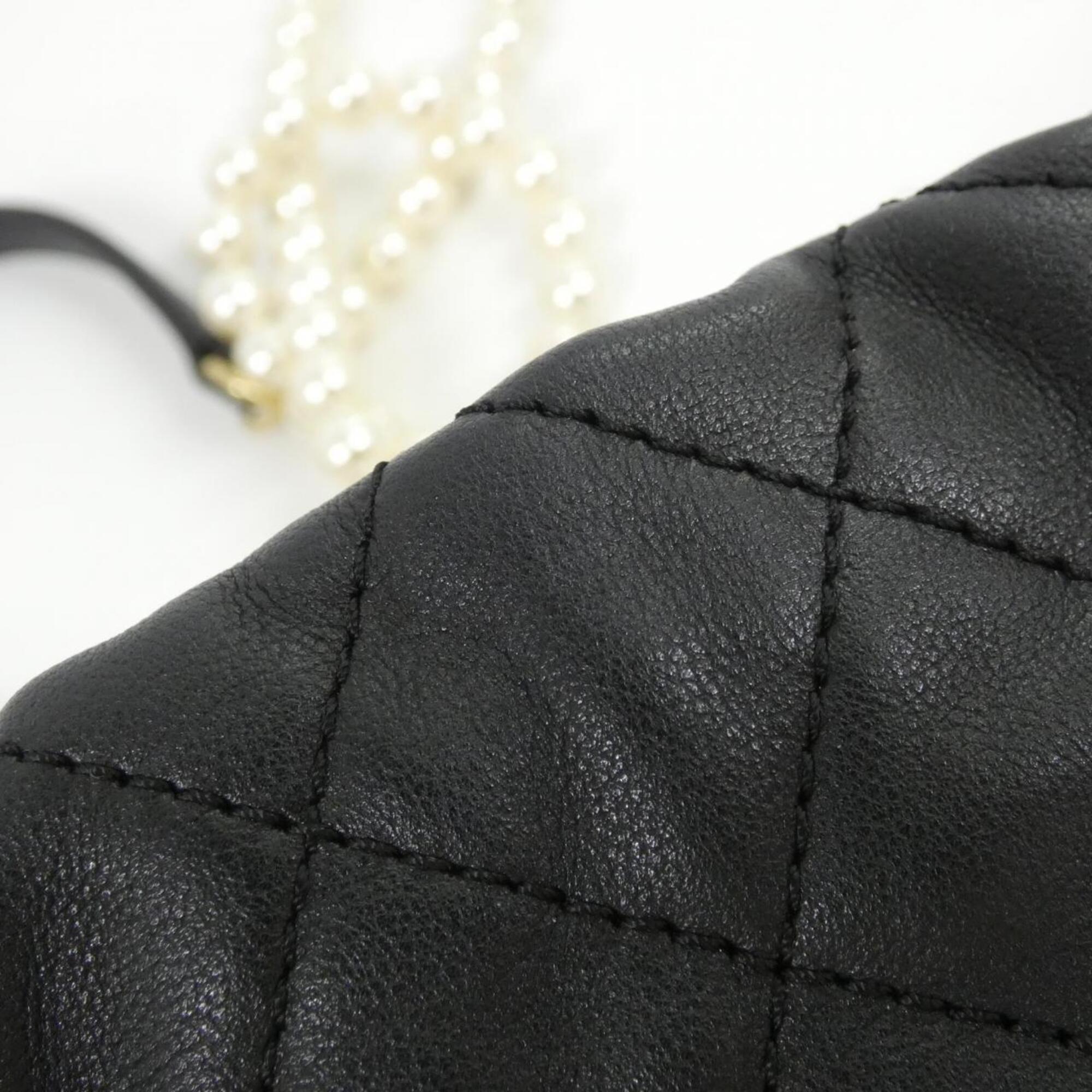 Chanel Black Artificial Pearl Leather Shoulder Bag (Pre-Owned)