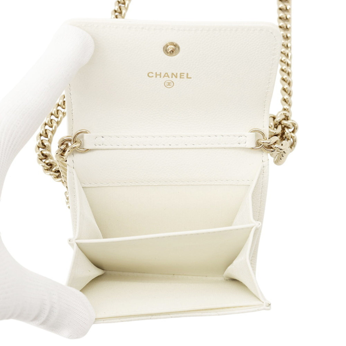 Chanel Matelasse White Grained Calfskin Chain/Shoulder Wallet (Pre-Owned)