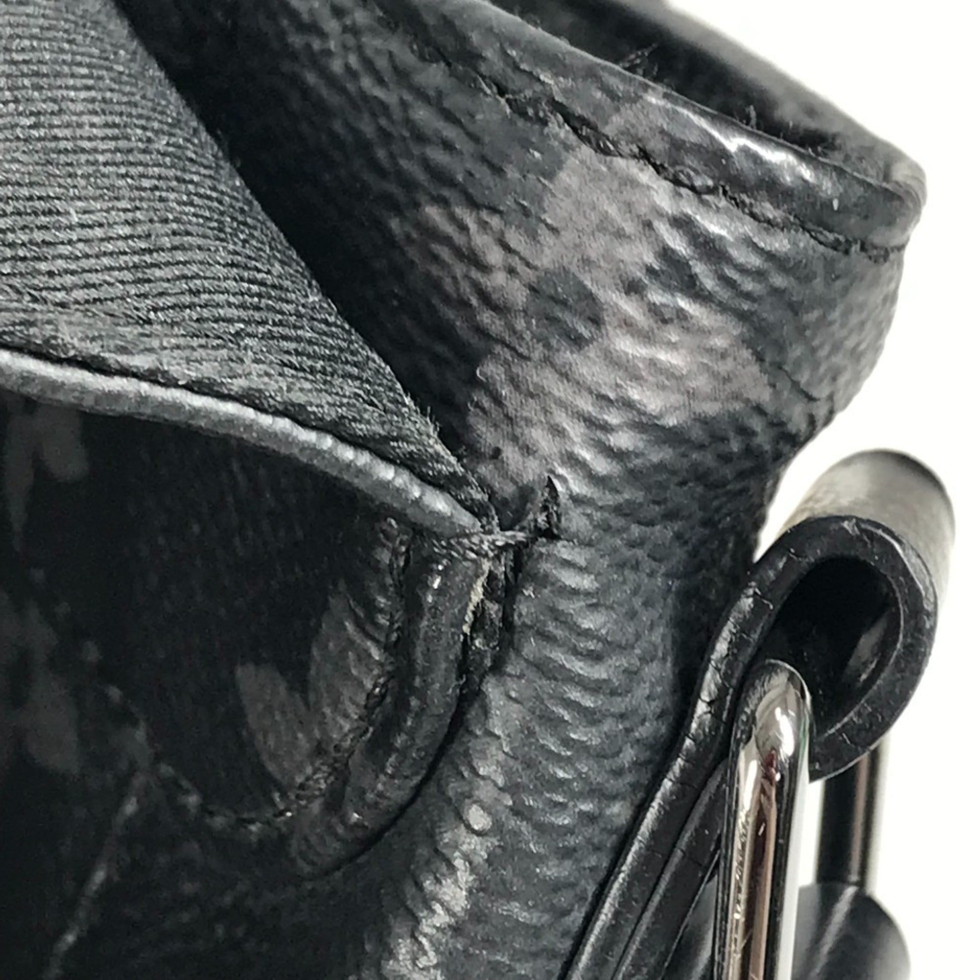 Louis Vuitton Black Monogram Eclipse Monogram Eclipse Messenger Bag Shoulder Bag (Pre-Owned)
