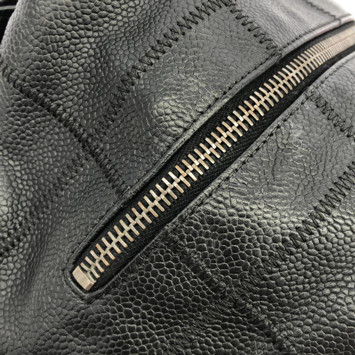 Chanel Black Grained Calfskin Shoulder Bag (Pre-Owned)