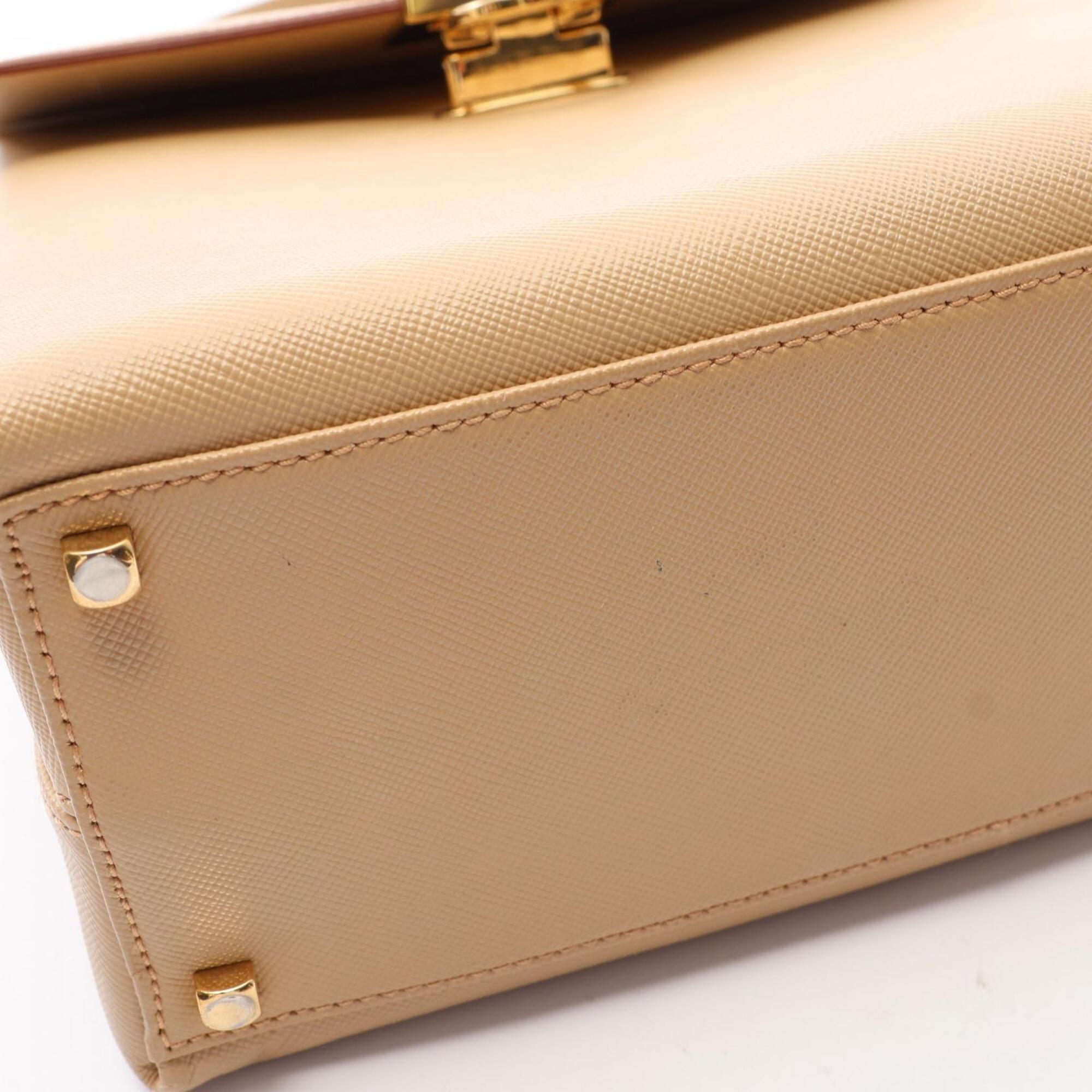 Salvatore Ferragamo Beige Leather Handbag (Pre-Owned)