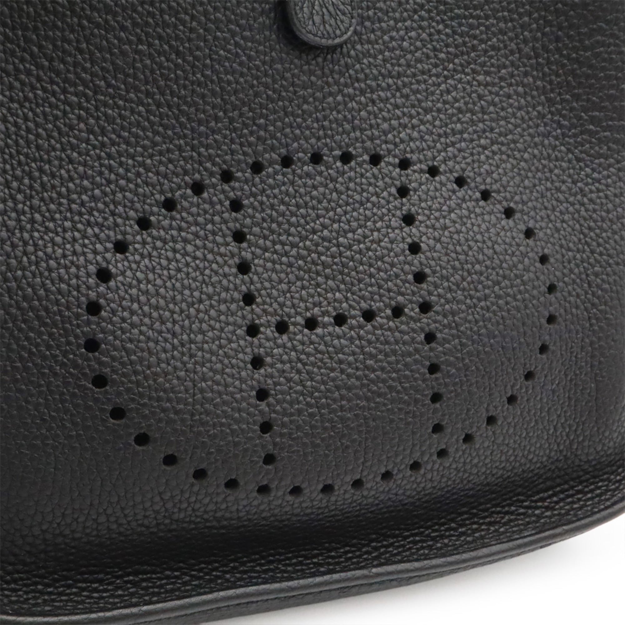 Hermes Black Leather Shoulder Bag (Pre-Owned)