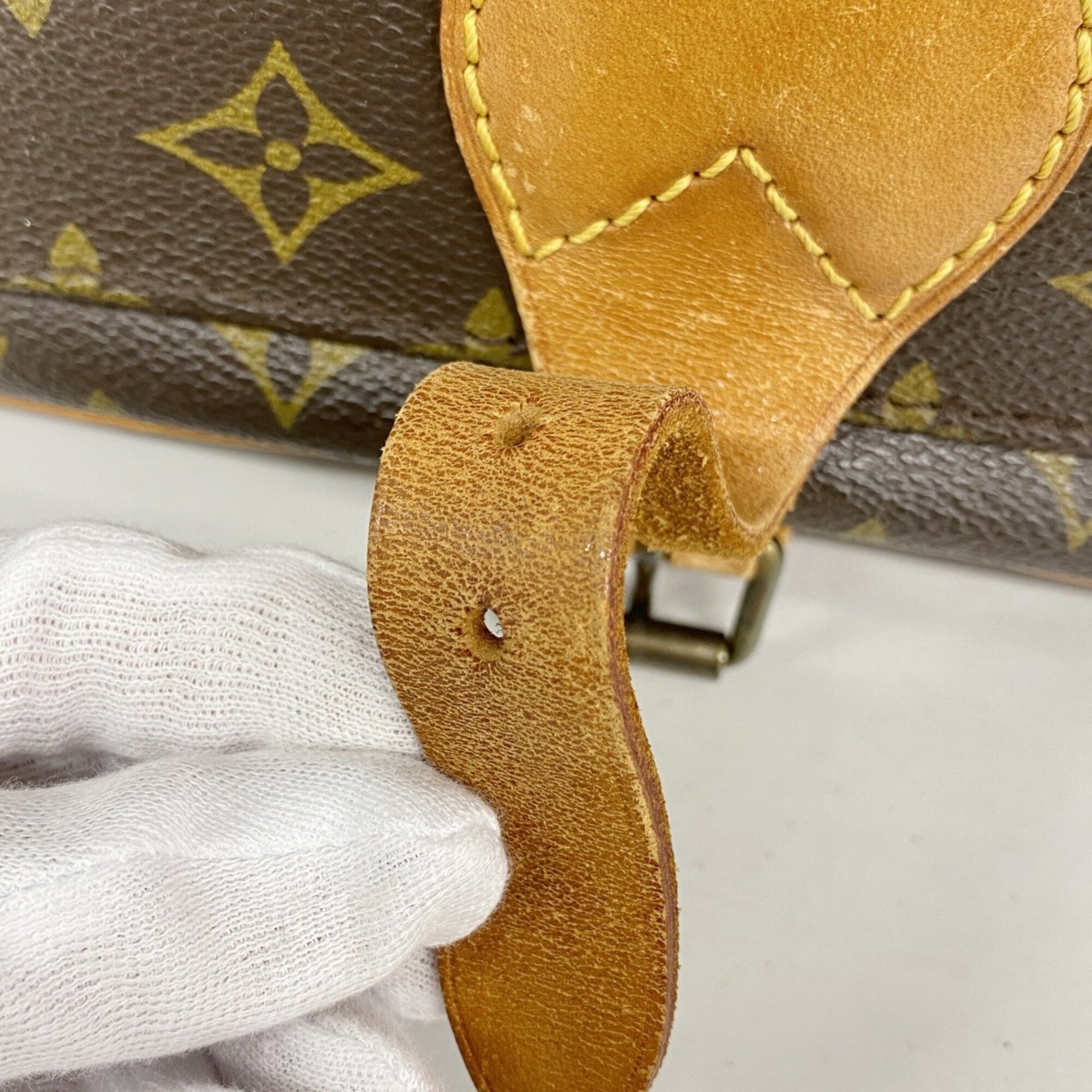 Louis Vuitton Brown Shoulder Bag (Pre-Owned)