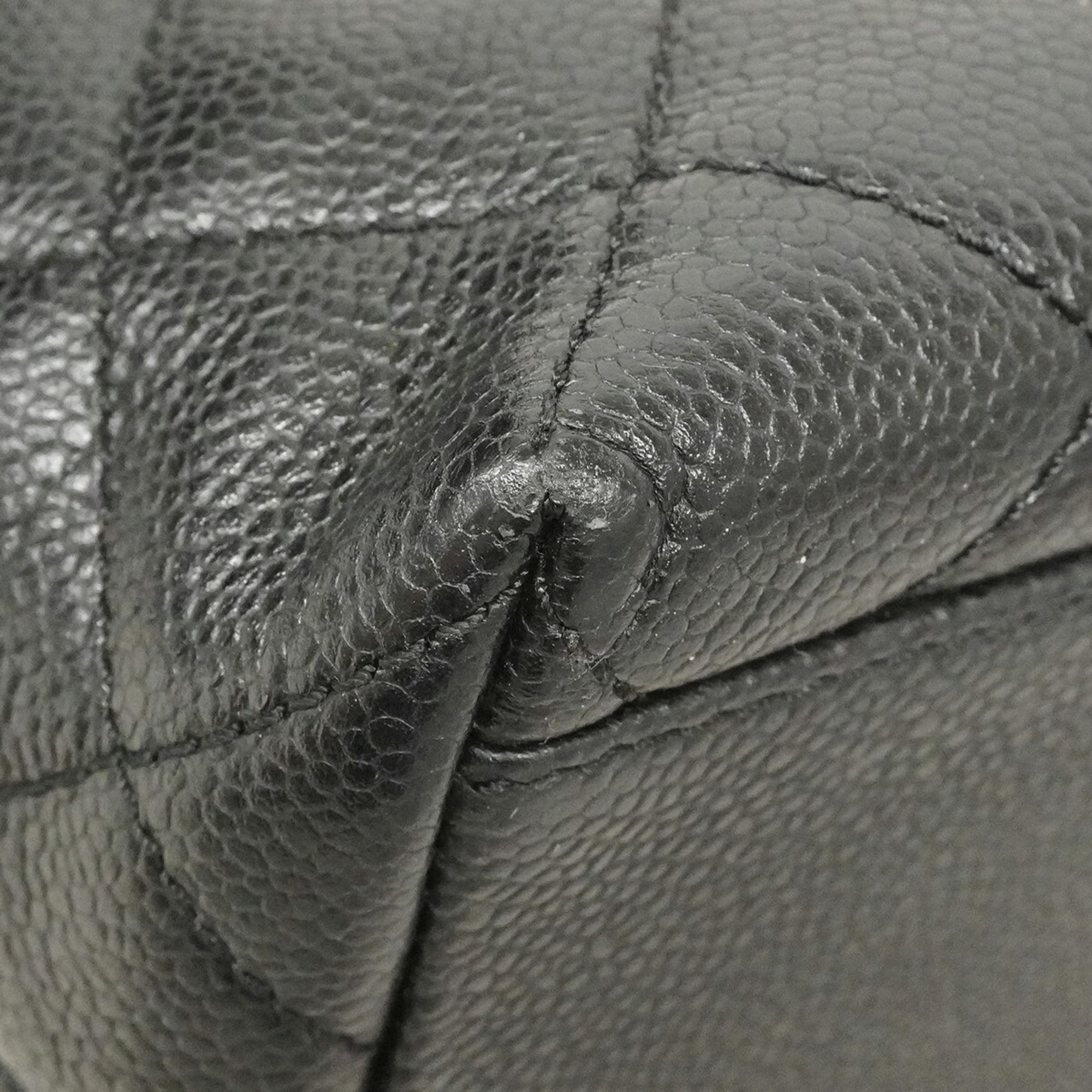 Chanel Black Grained Calfskin Handbag (Pre-Owned)