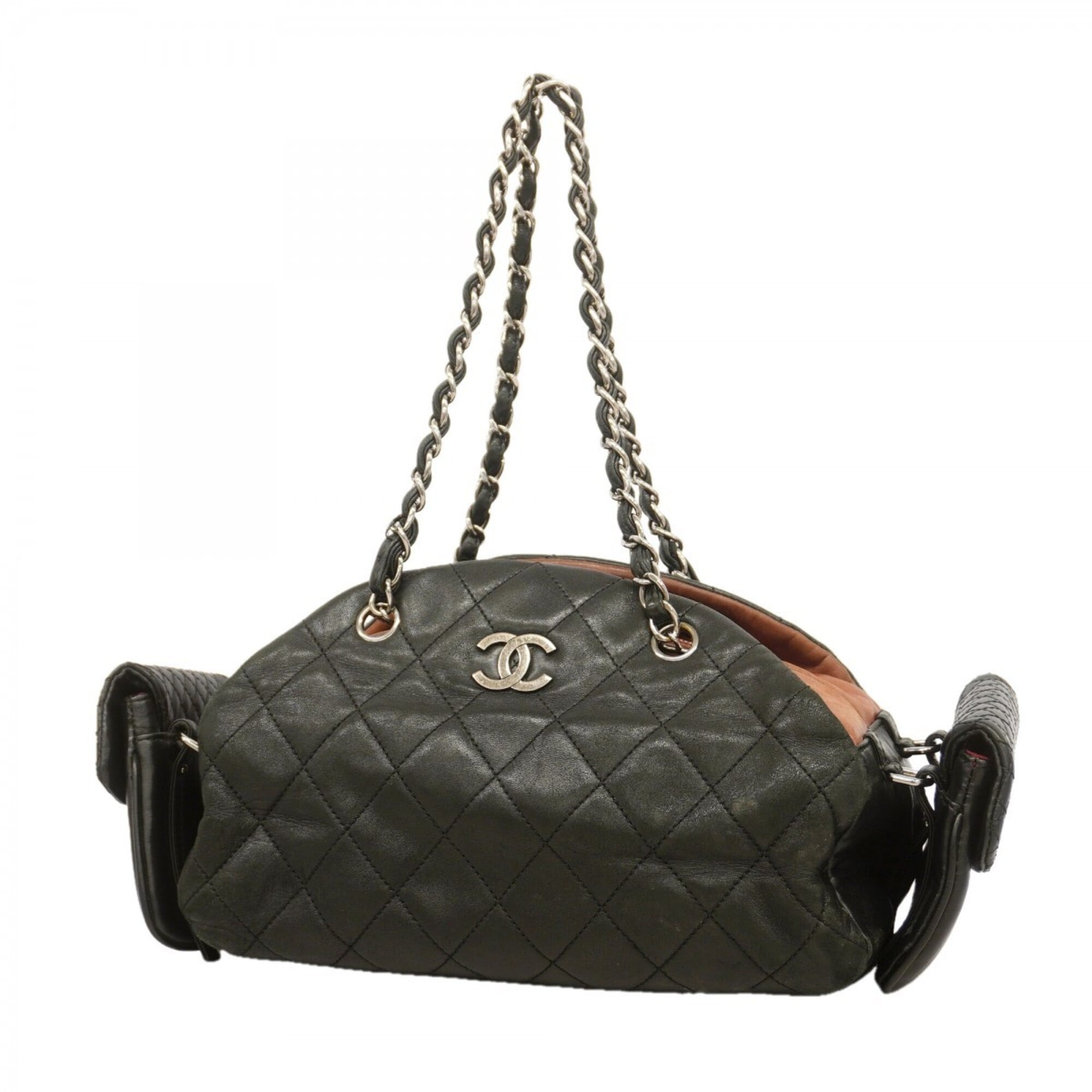 Chanel Black Leather Handbag (Pre-Owned)