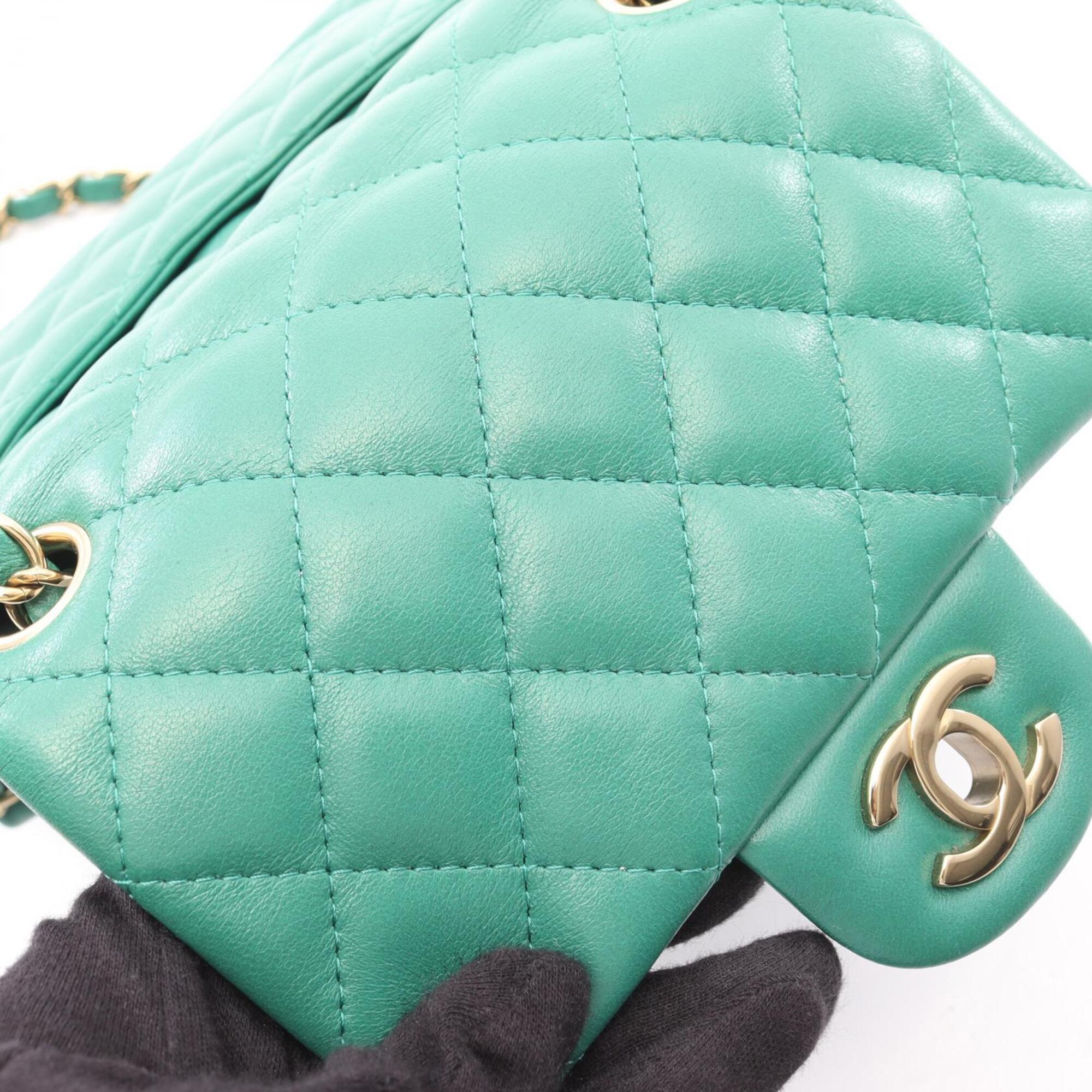 Chanel Green Leather Handbag Shoulder Bag (Pre-Owned)