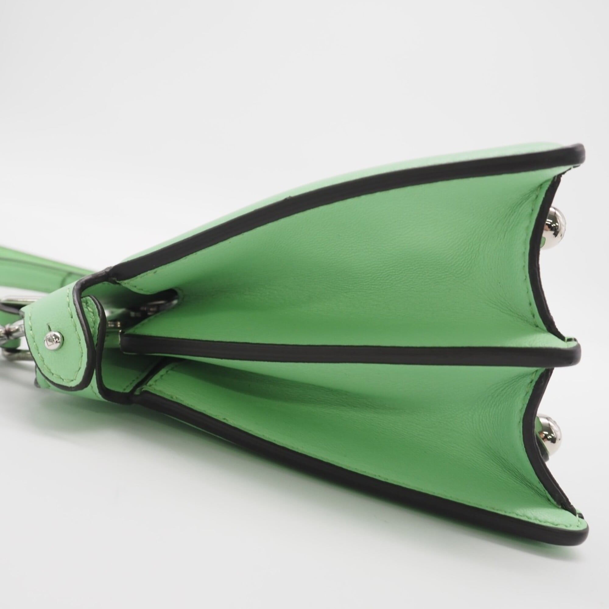 Fendi Peekaboo Green Leather Handbag (Pre-Owned)