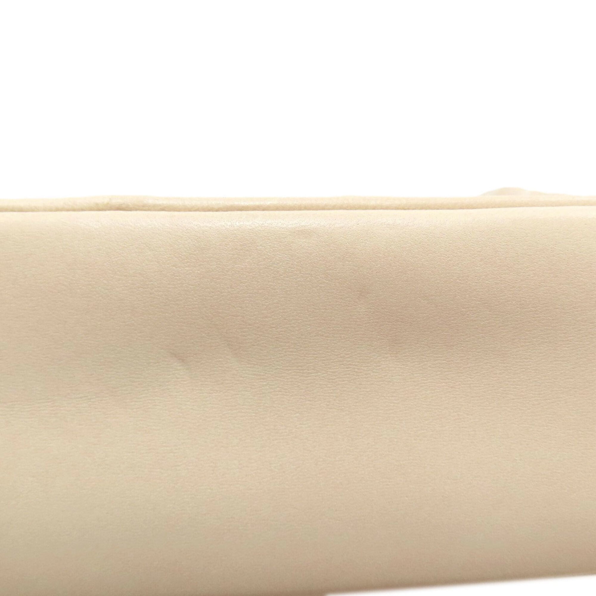 Louis Vuitton Lv Off White Leather Pochette Shoulder Bag (Pre-Owned)