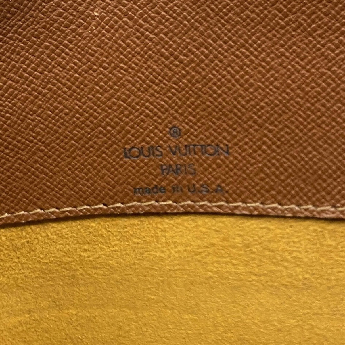 Louis Vuitton Brown Shoulder Bag (Pre-Owned)