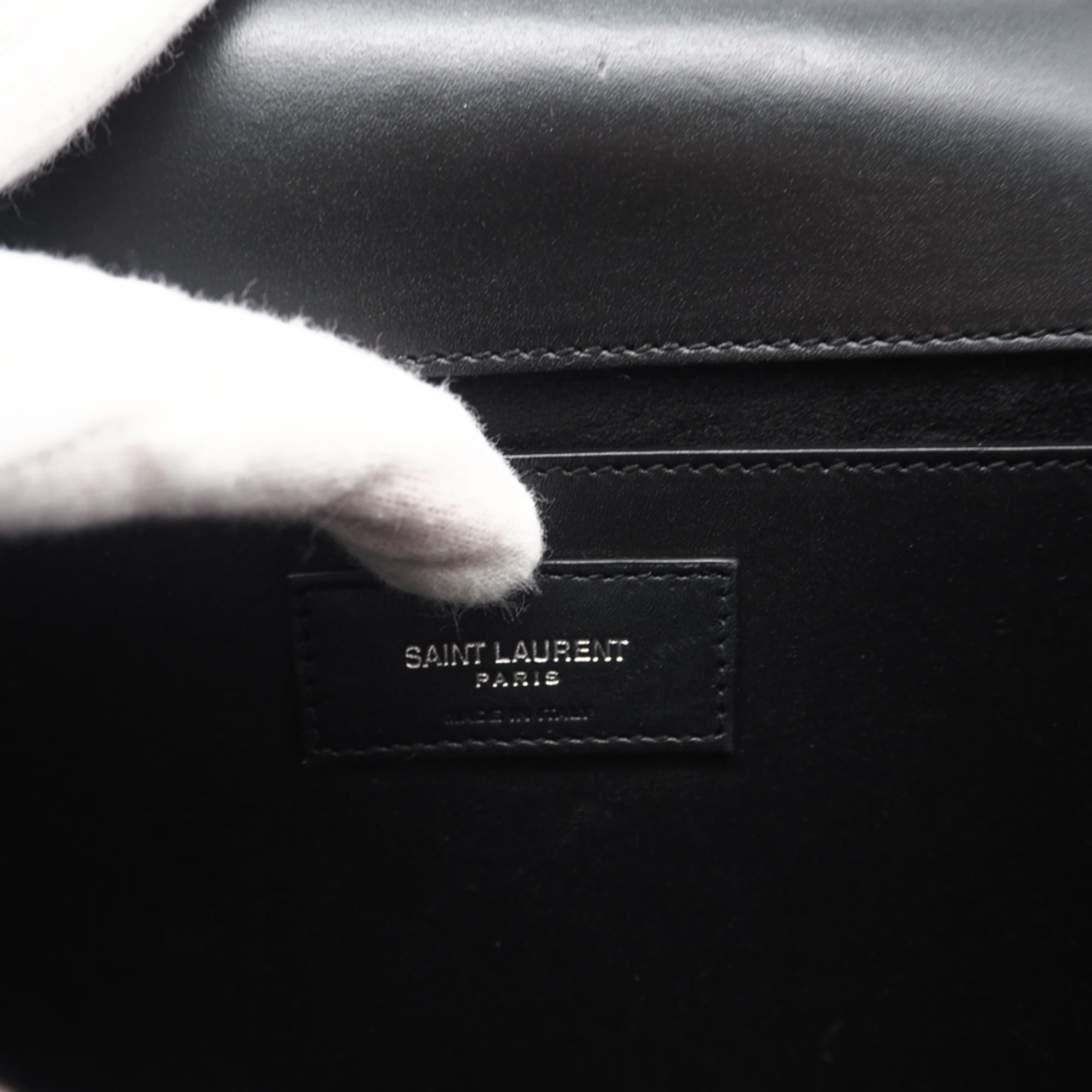 Saint Laurent Black Leather Shoulder Bag (Pre-Owned)