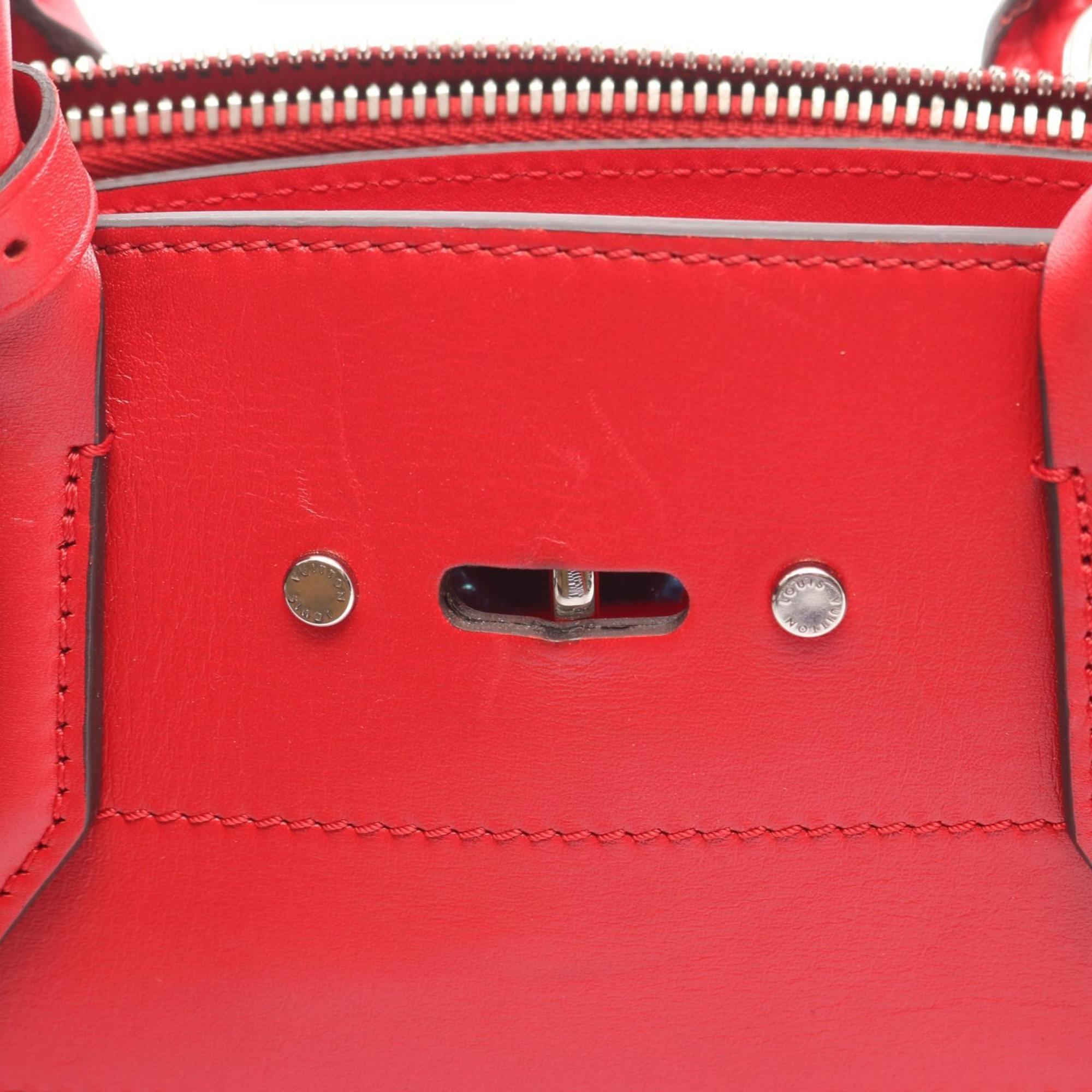 Louis Vuitton Red Color Leather Handbag (Pre-Owned)