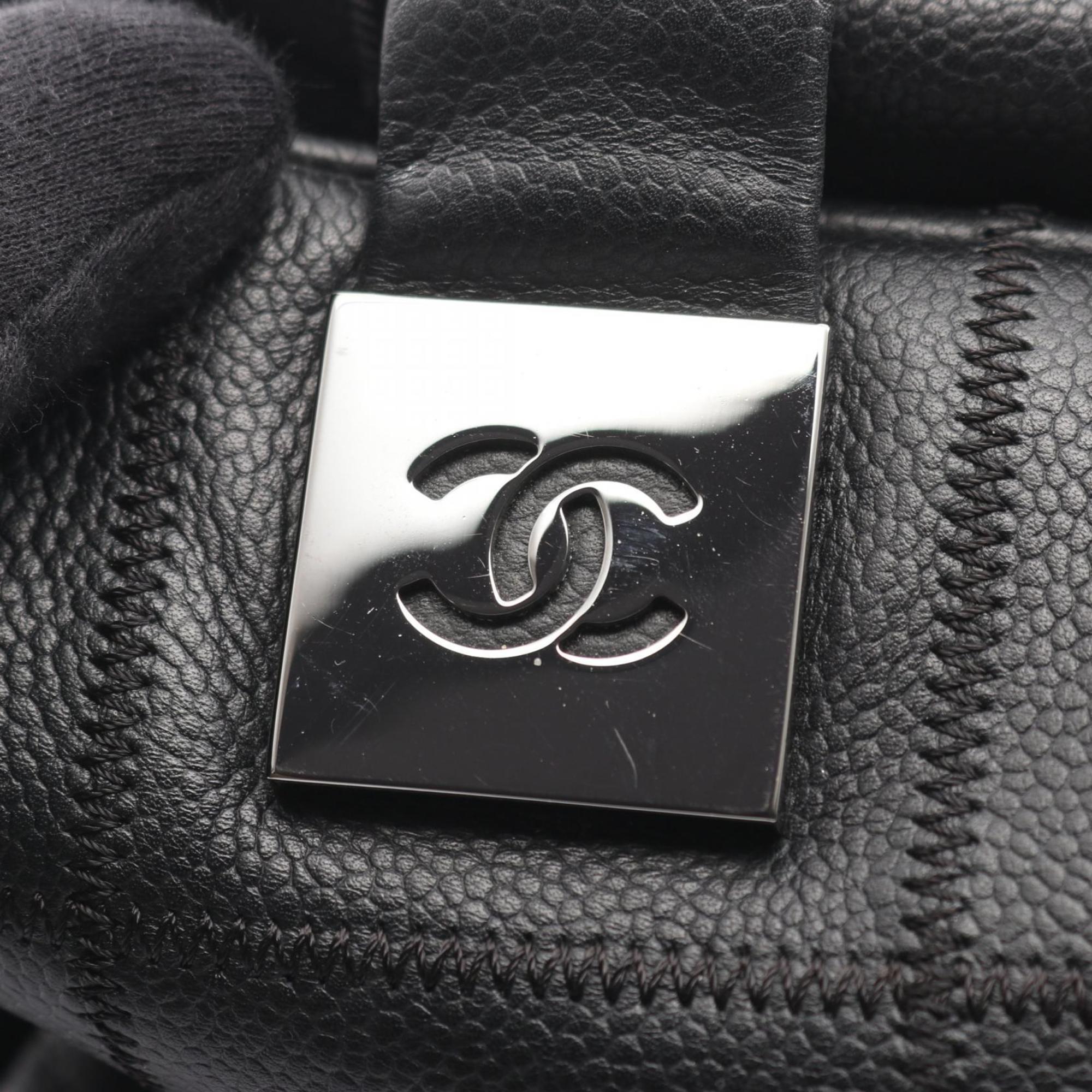 Chanel Black Leather Handbag (Pre-Owned)