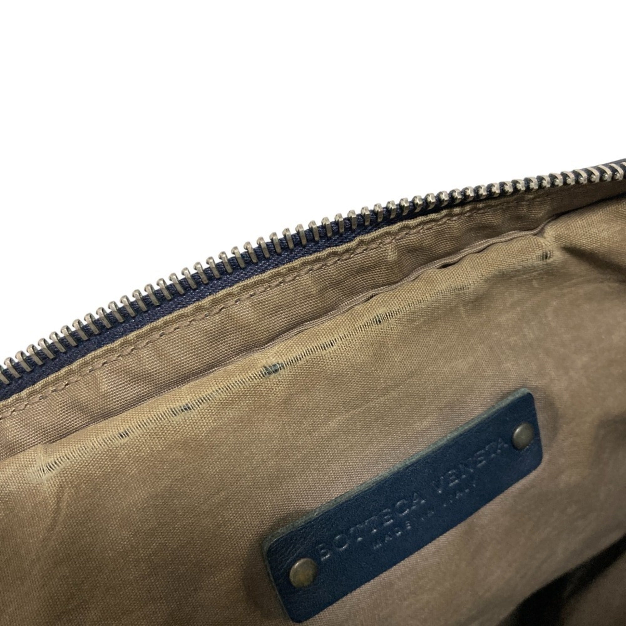 Bottega Veneta Navy Messenger Bag Shoulder Bag (Pre-Owned)