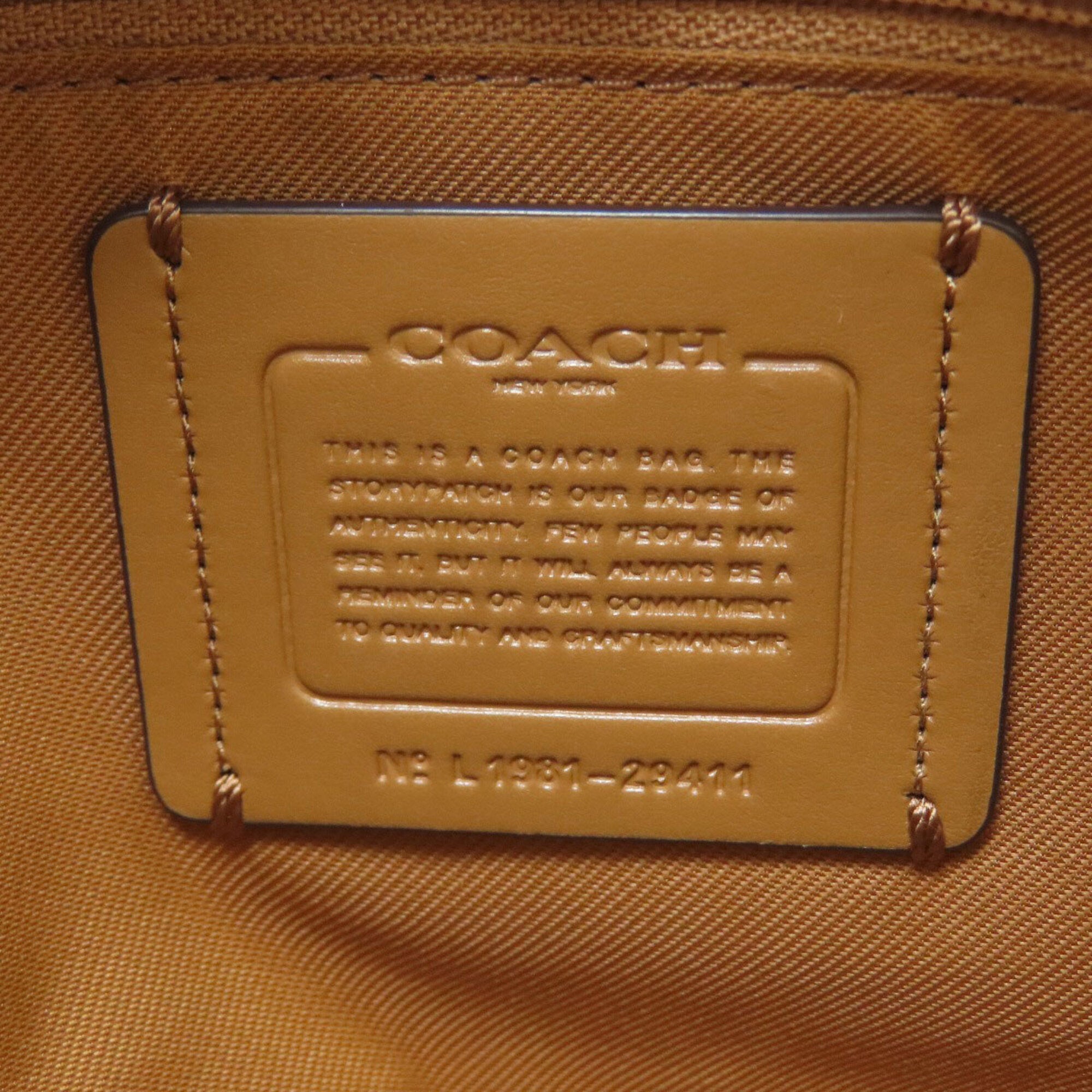 Coach White Leather Shoulder Bag (Pre-Owned)