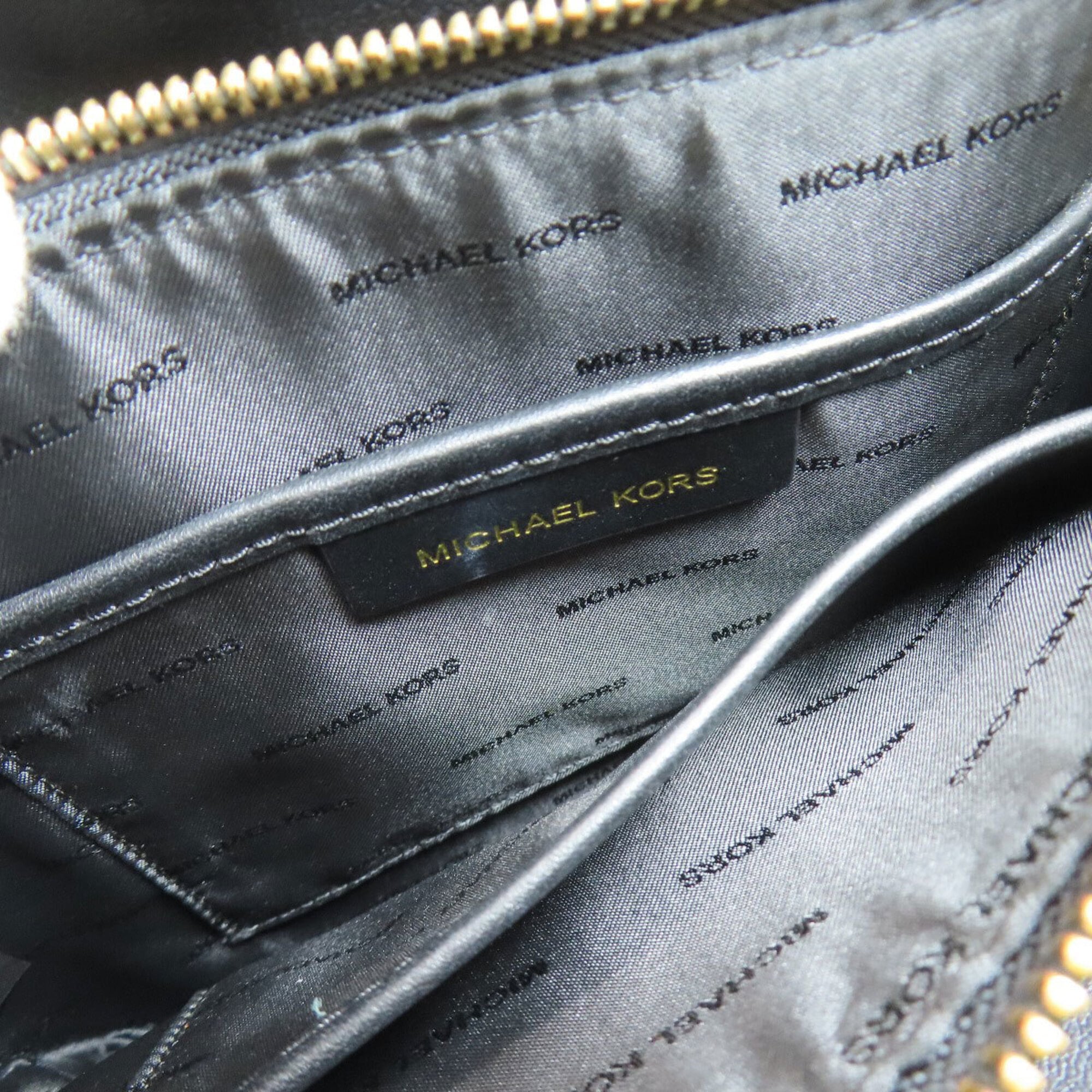Michael Kors Black Leather Handbag (Pre-Owned)
