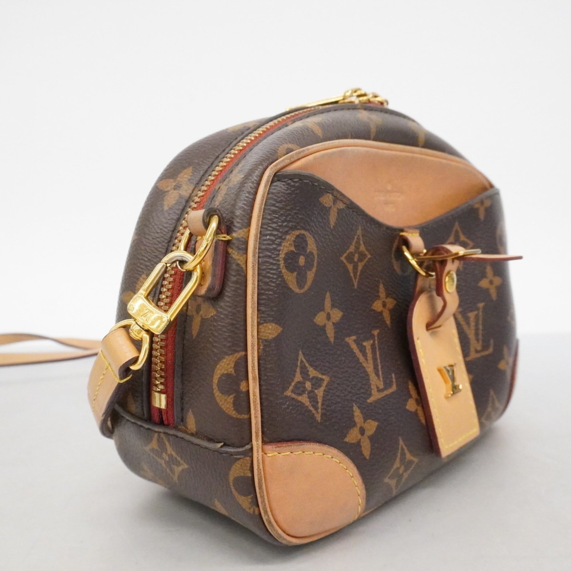 Louis Vuitton Brown Shoulder Bag (Pre-Owned)