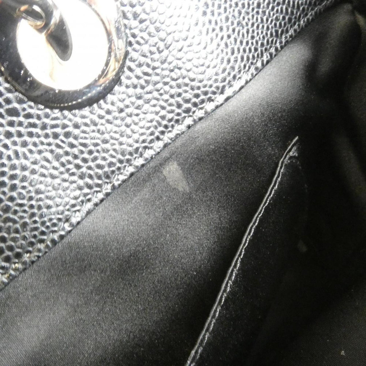 Chanel Black Grained Calfskin Shoulder Bag (Pre-Owned)