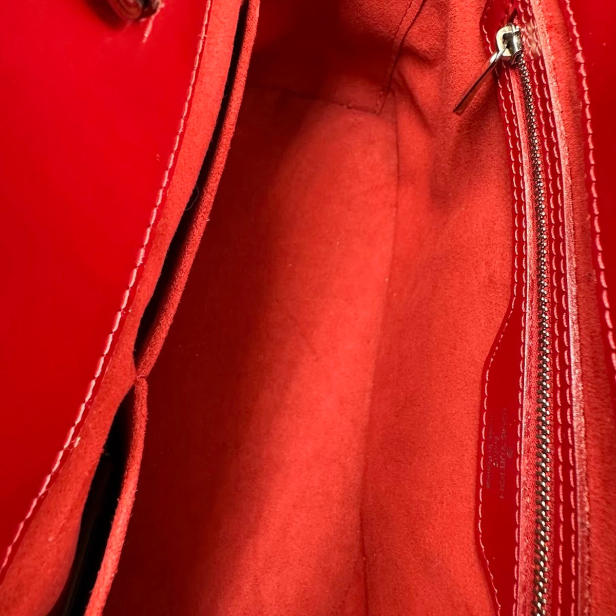 Louis Vuitton Epi Carmine Red Color Epi Leather Handbag (Pre-Owned)