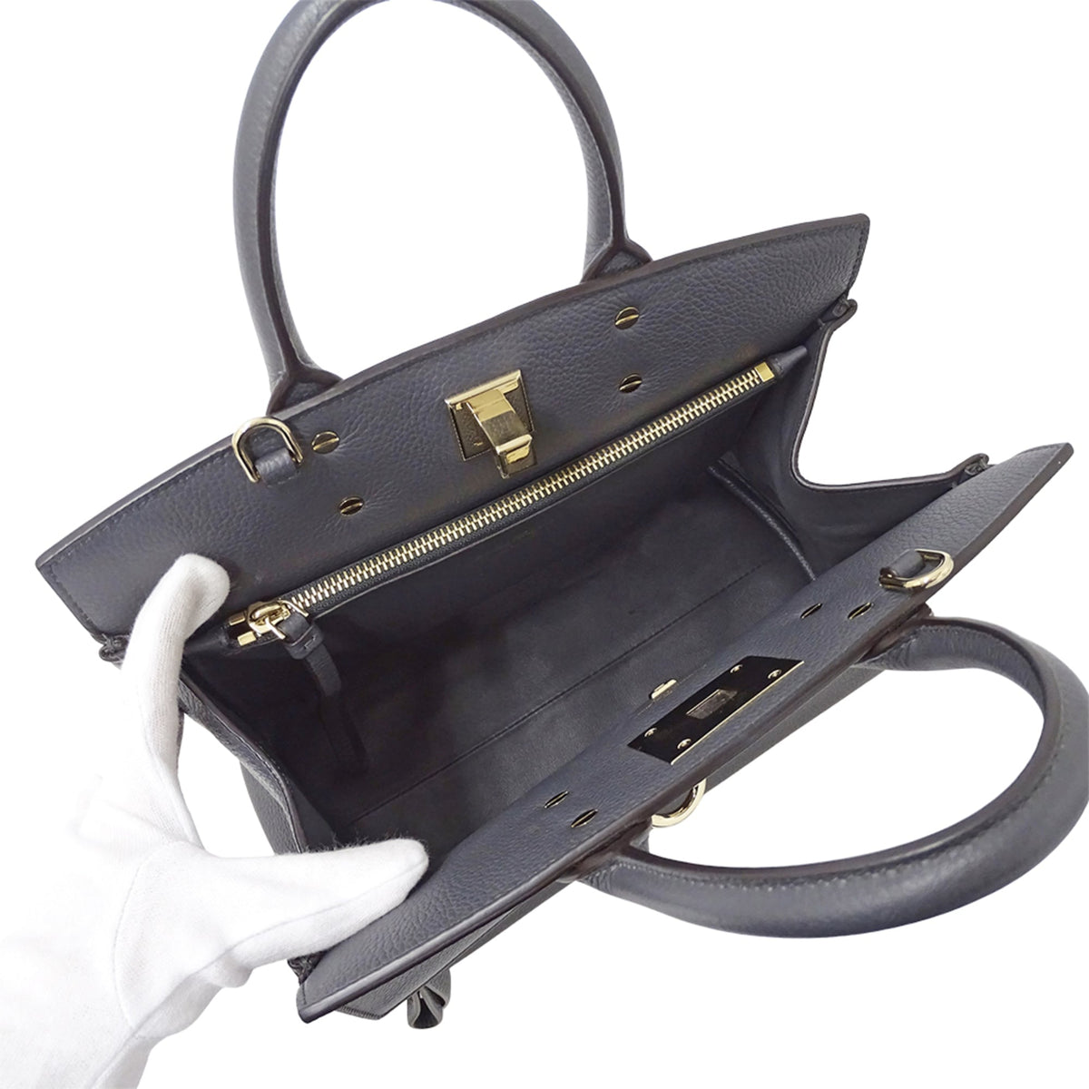 Salvatore Ferragamo Gray Leather Handbag Shoulder Bag (Pre-Owned)