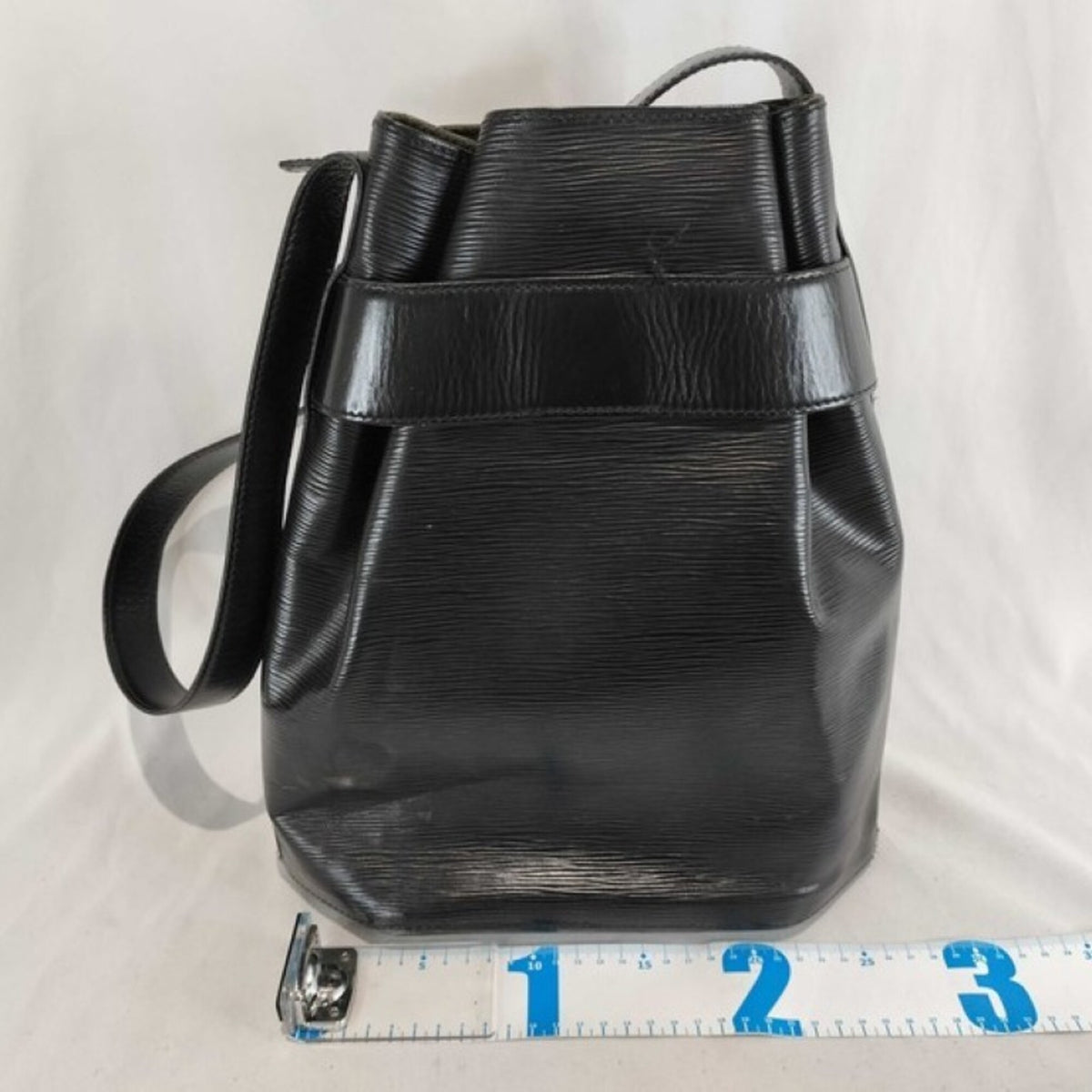 Louis Vuitton Black Noir Epi Leather Shoulder Bag (Pre-Owned)