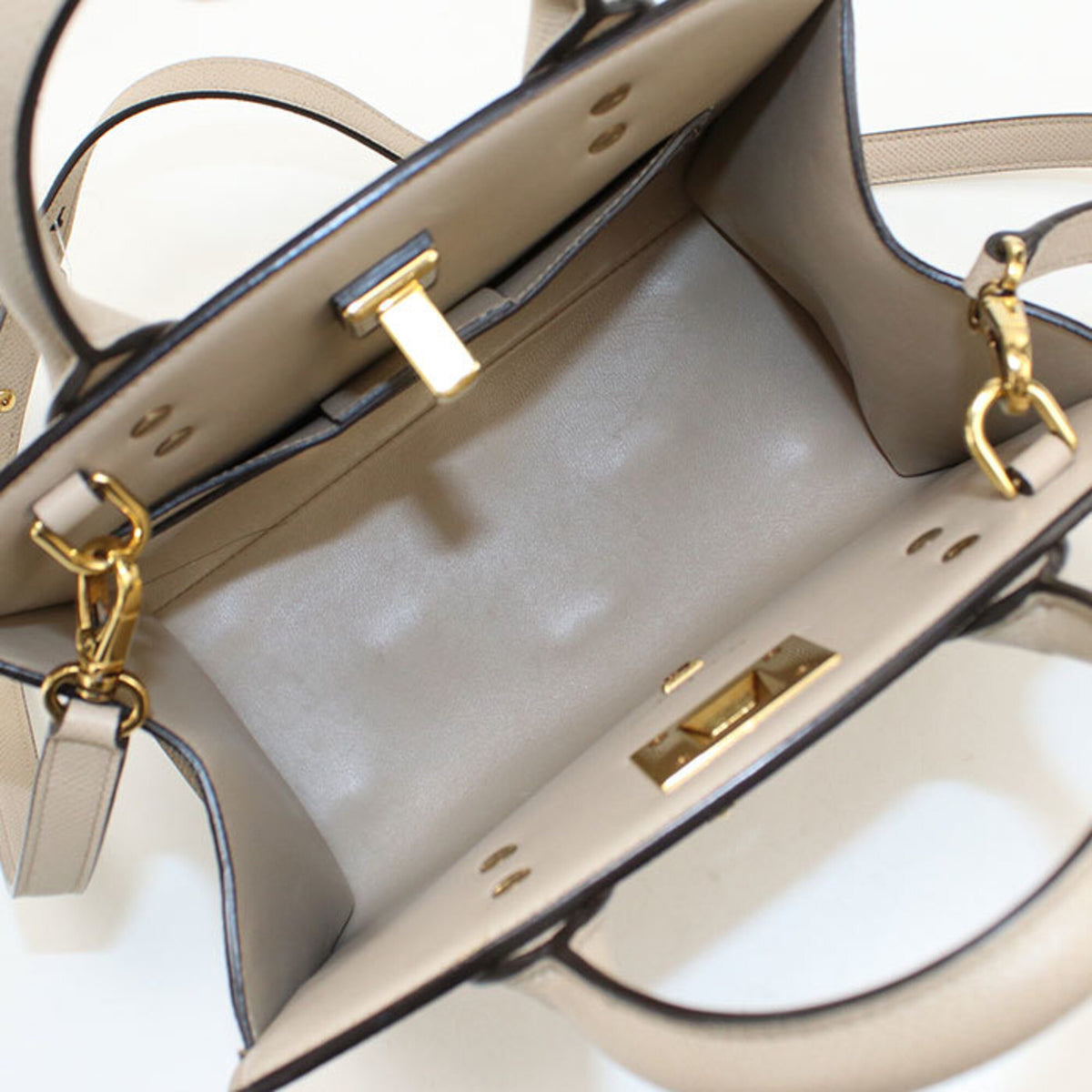 Salvatore Ferragamo Beige Leather Handbag (Pre-Owned)