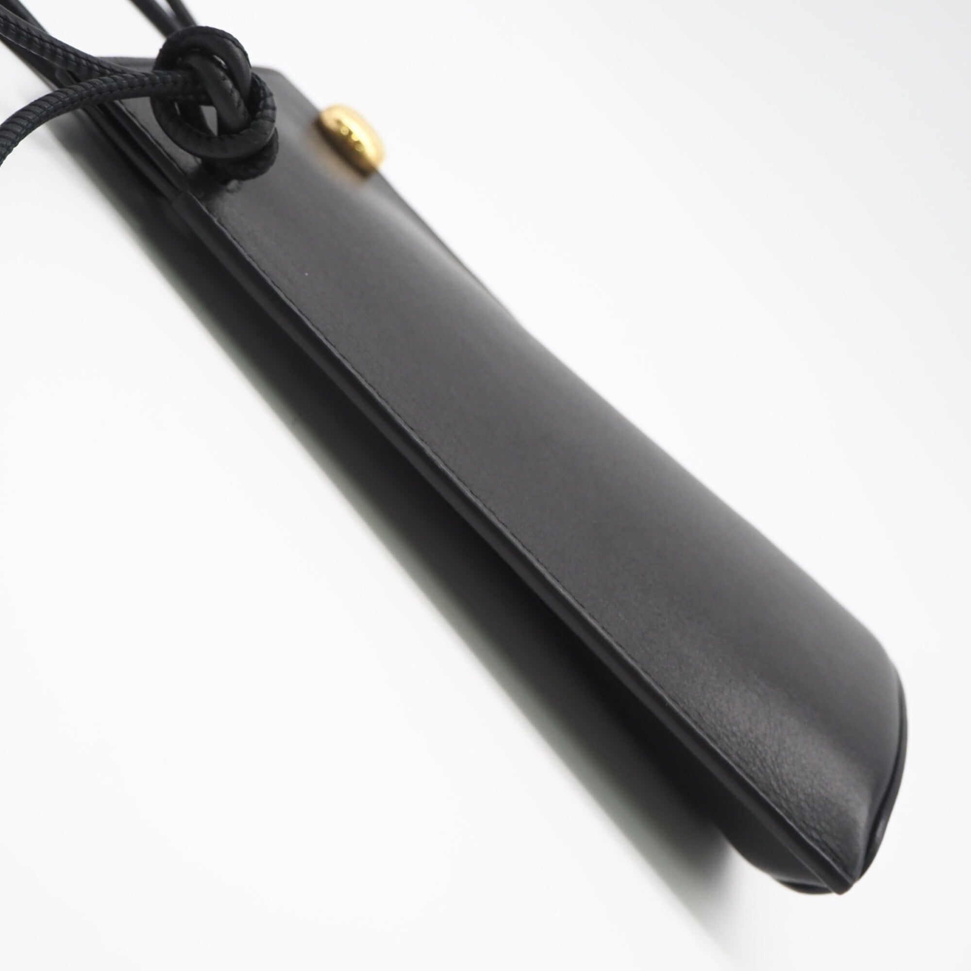 Loewe Black Leather Shoulder Bag (Pre-Owned)