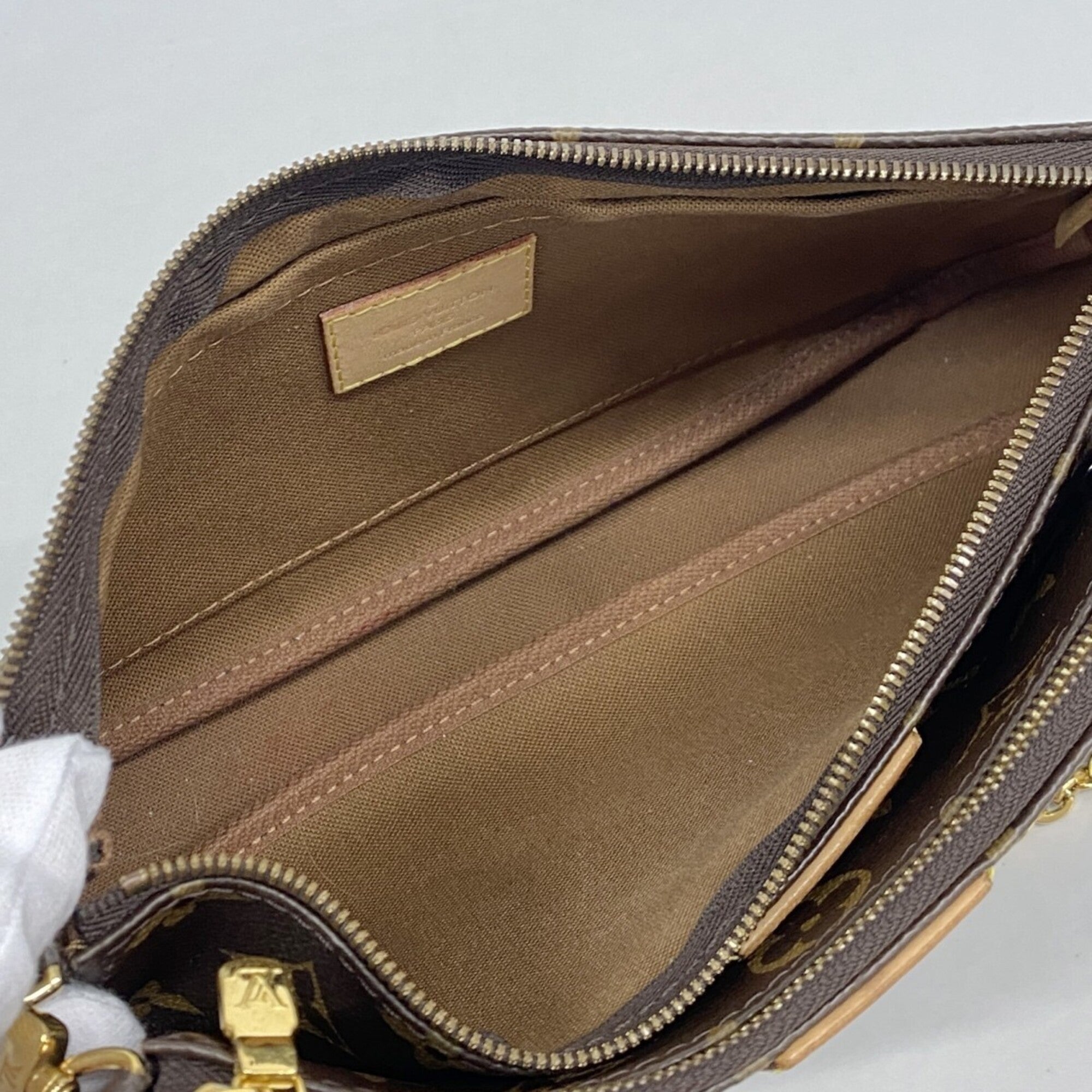 Louis Vuitton Khaki Handbag (Pre-Owned)
